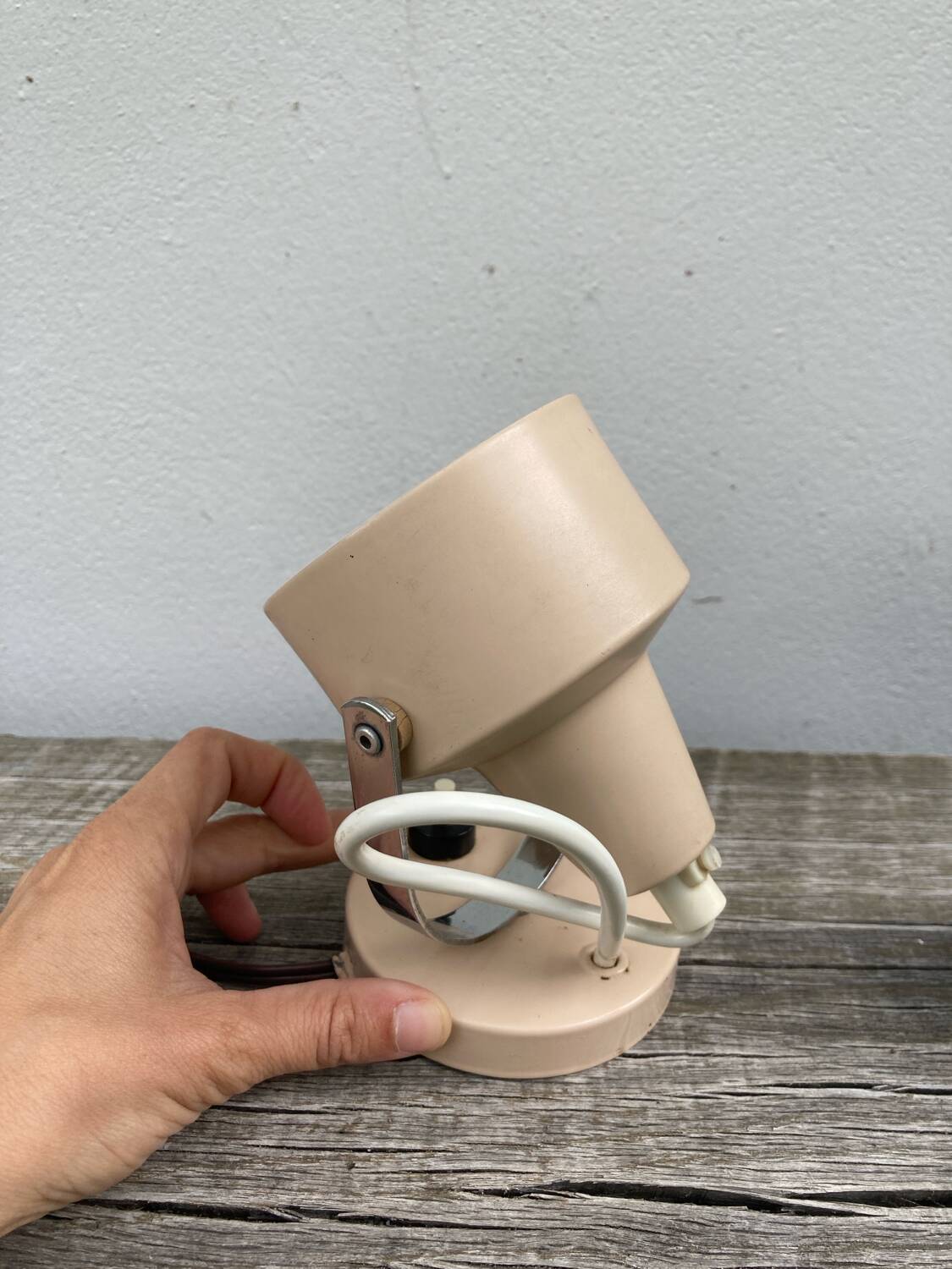 Delmas beige metal wall light, 1970