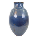 Grand vase en céramique émaillée bleu signé sous la base