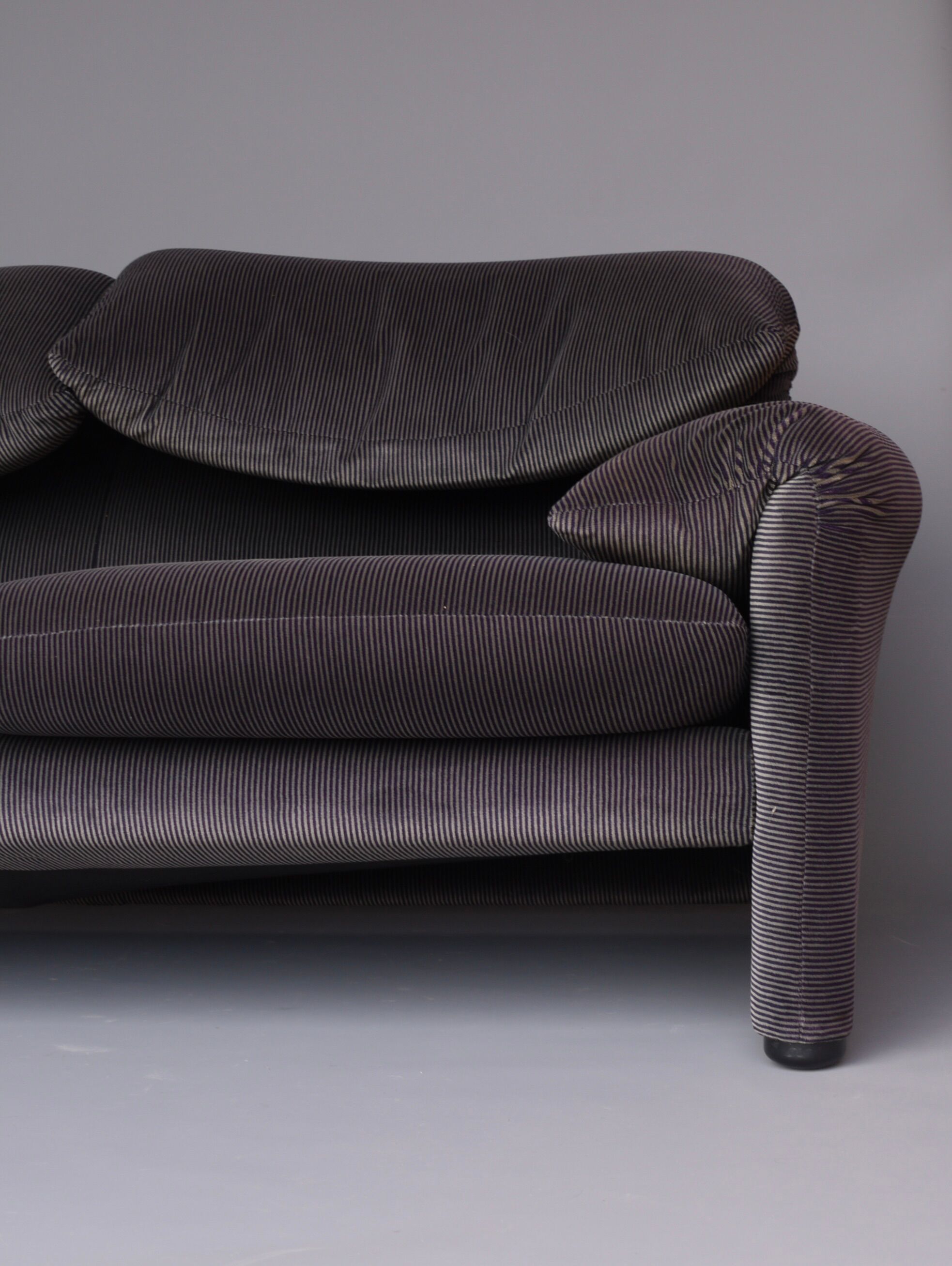 3-seater model Maralunga sofa by Vico Magistretti, Cassina