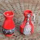 Lot de deux vases  en céramique émaillée rouge et grise, style Vallauris