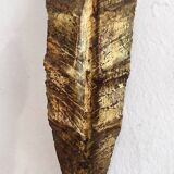 Aplique de pared de hierro forjado y pan de oro. Spain, 1970s.