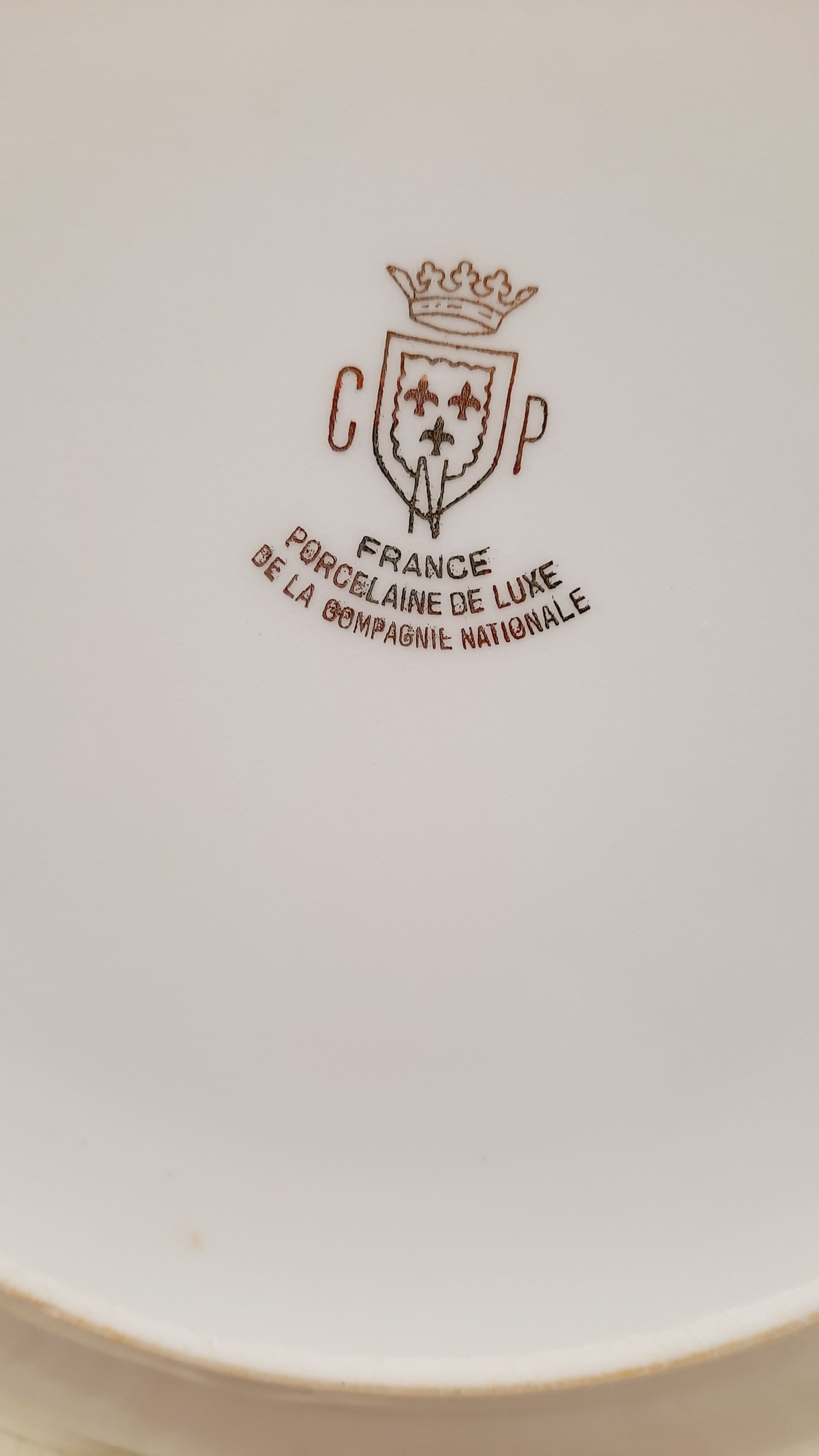 Set 6 hollow plates porcelain white and gold