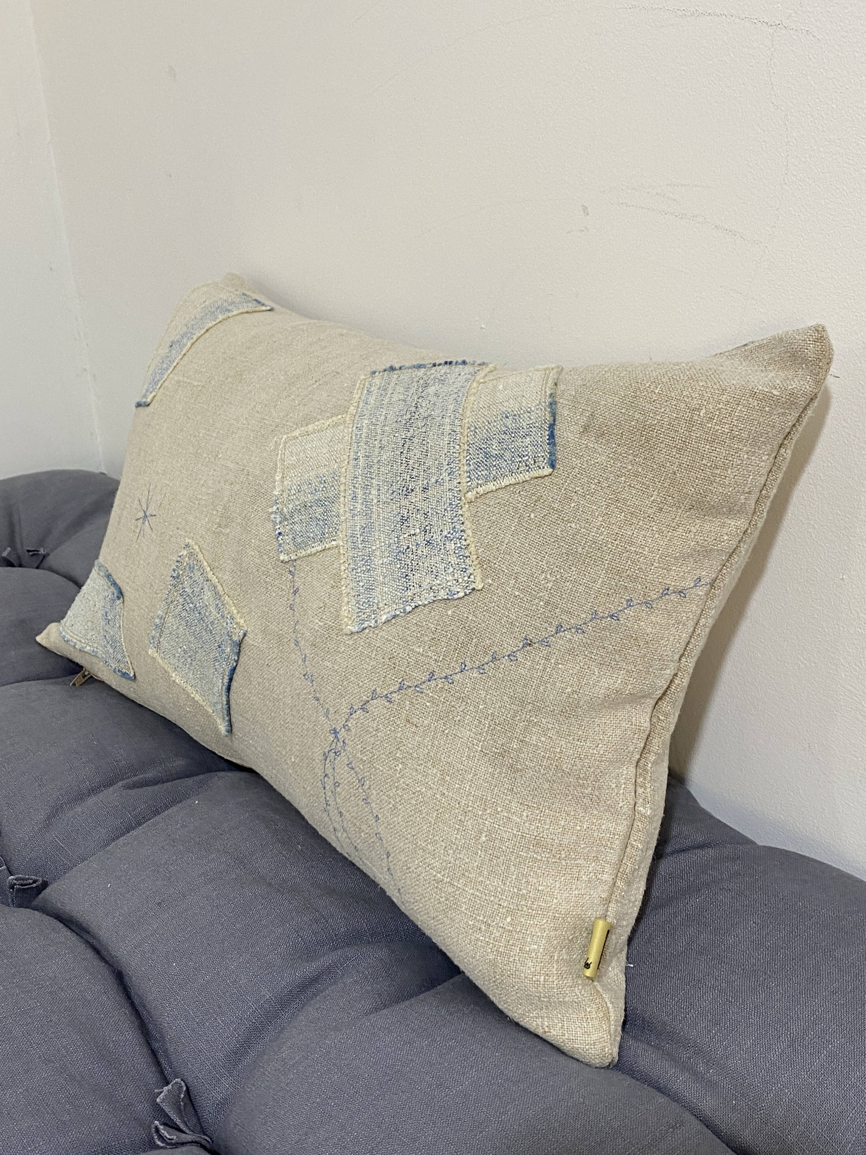 Coussin artisanal en toile ancienne style Kilim