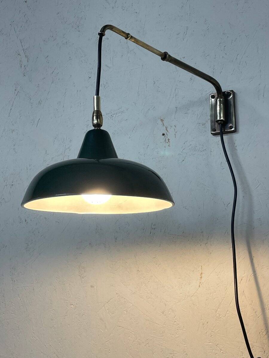 Small wall lamp with extendable arm, 1940s-1950s.