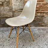 Beige chair DSW Eames