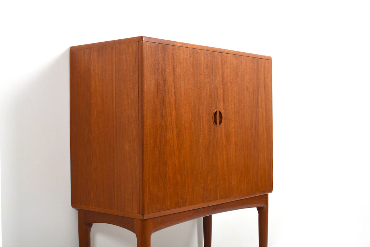 Mid Century Fine Danish Bar Cabinet in Teak