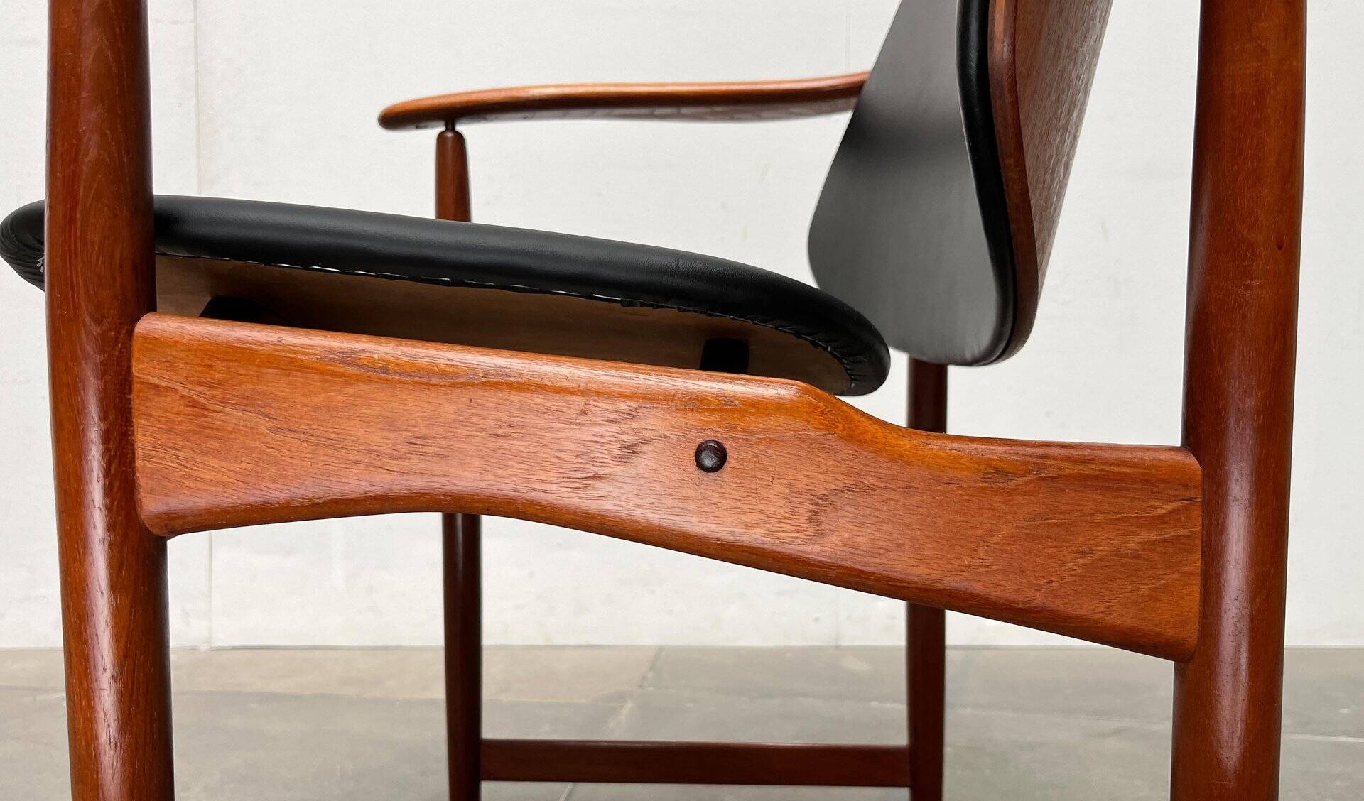 Fauteuil King en Teck Danois du Milieu du Siècle par Arne Hovmand Olsen pour Onsild Møbelfabrik et Jutex, années 1950