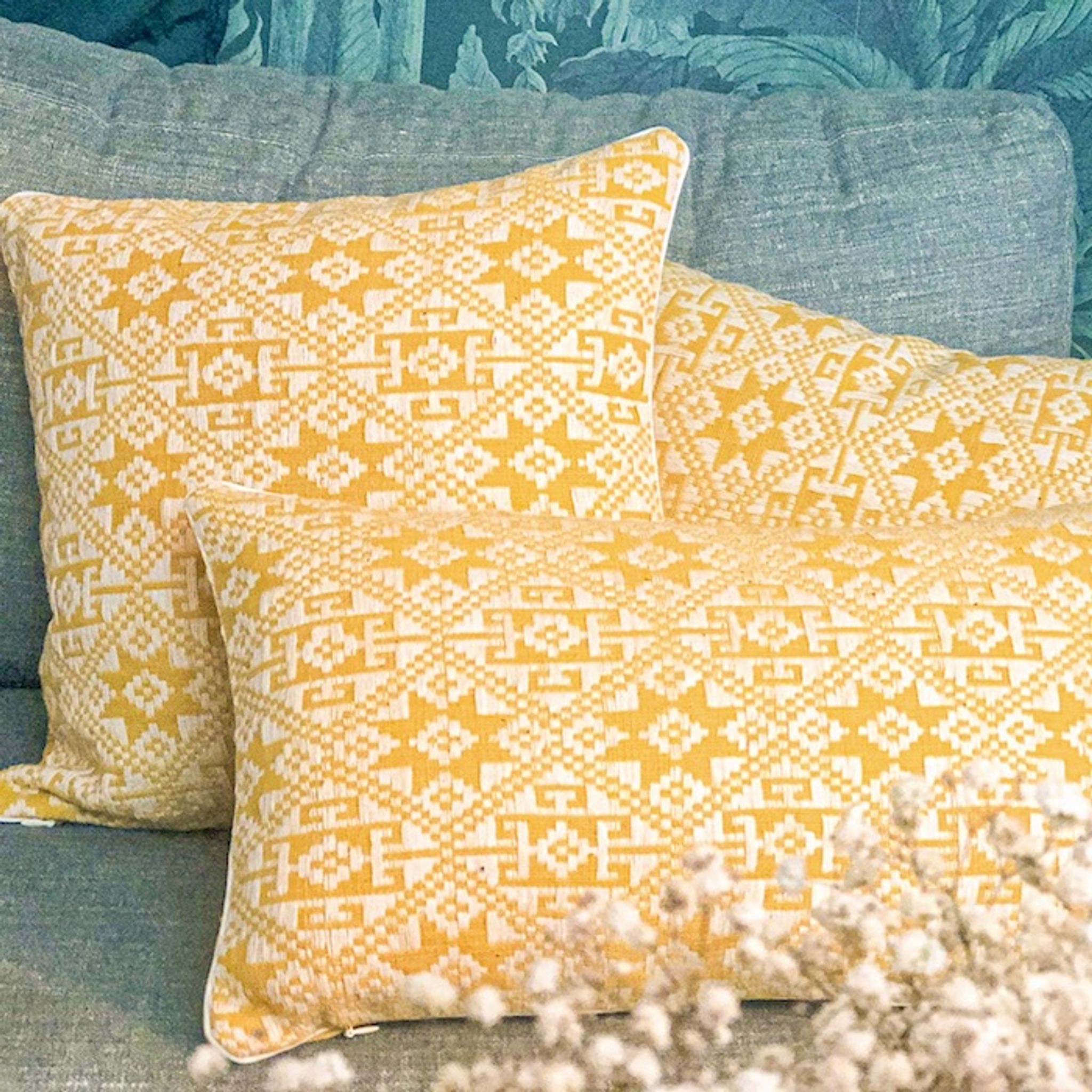 Coussin Dokmai jaune 30x50 cm