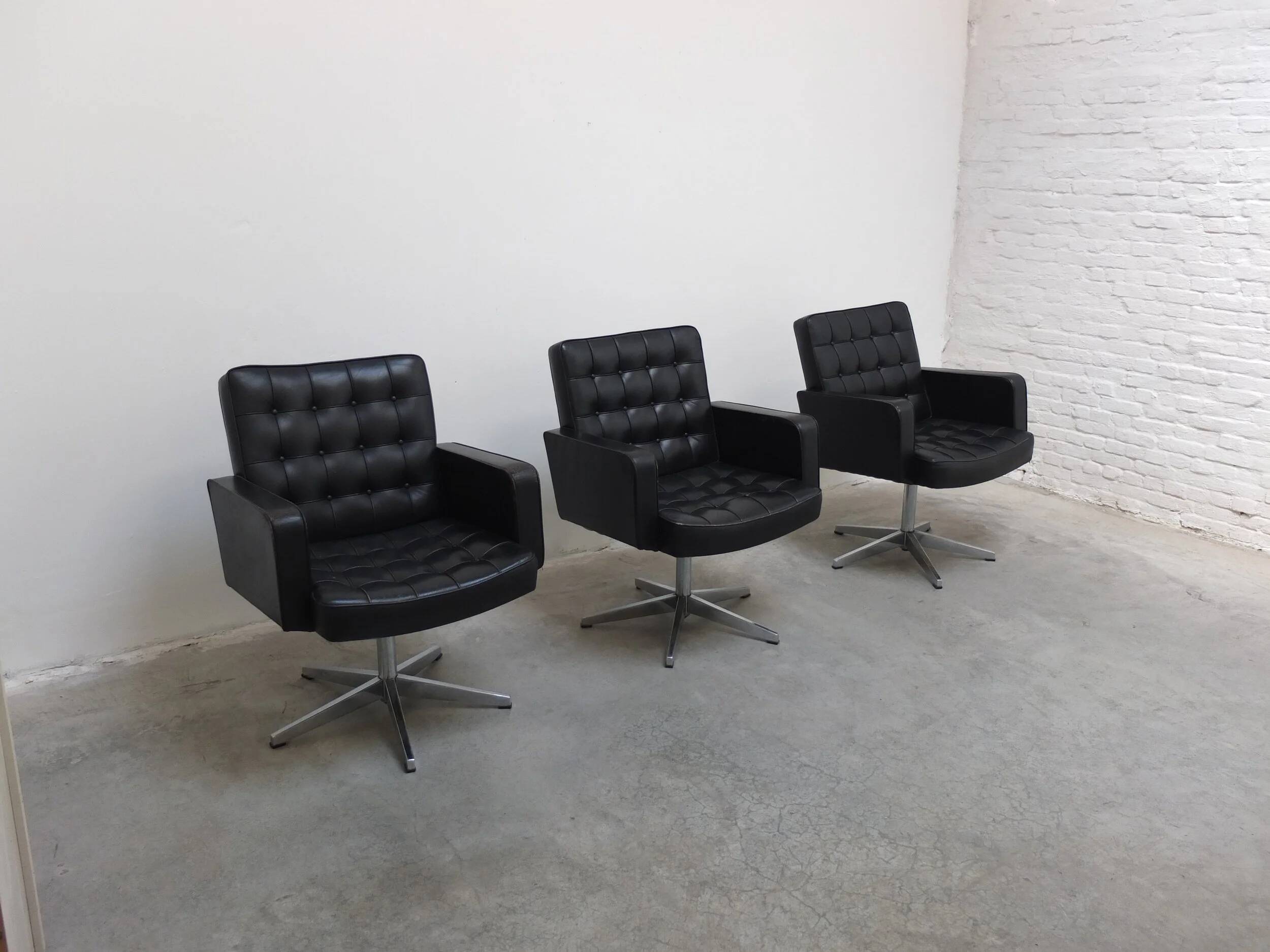 Set of 3 Executive Chairs by Vincent Cafiero for Knoll International, 1960s