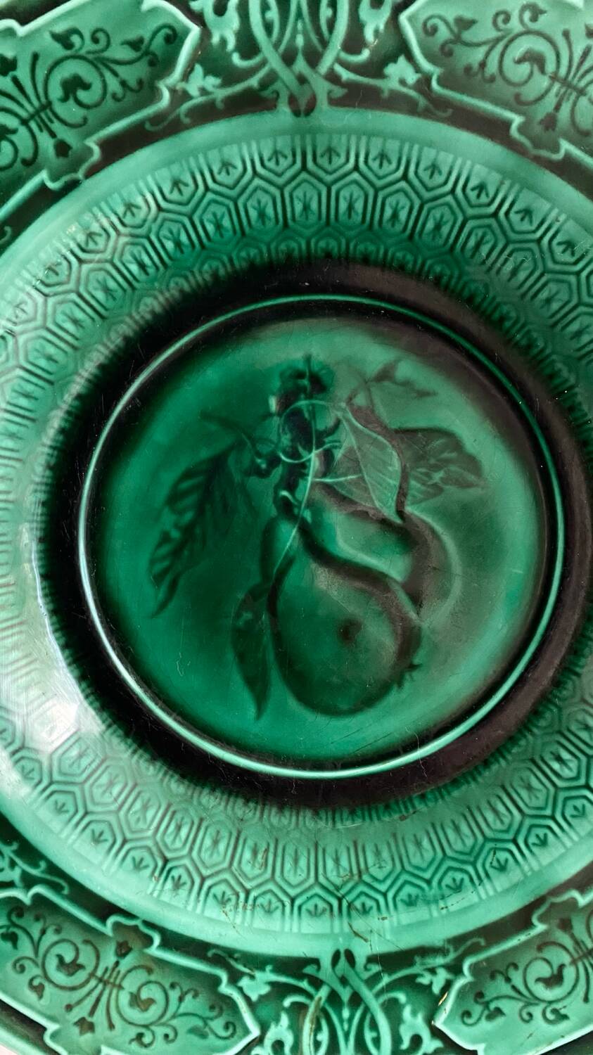 Barbotine dish for wall decoration