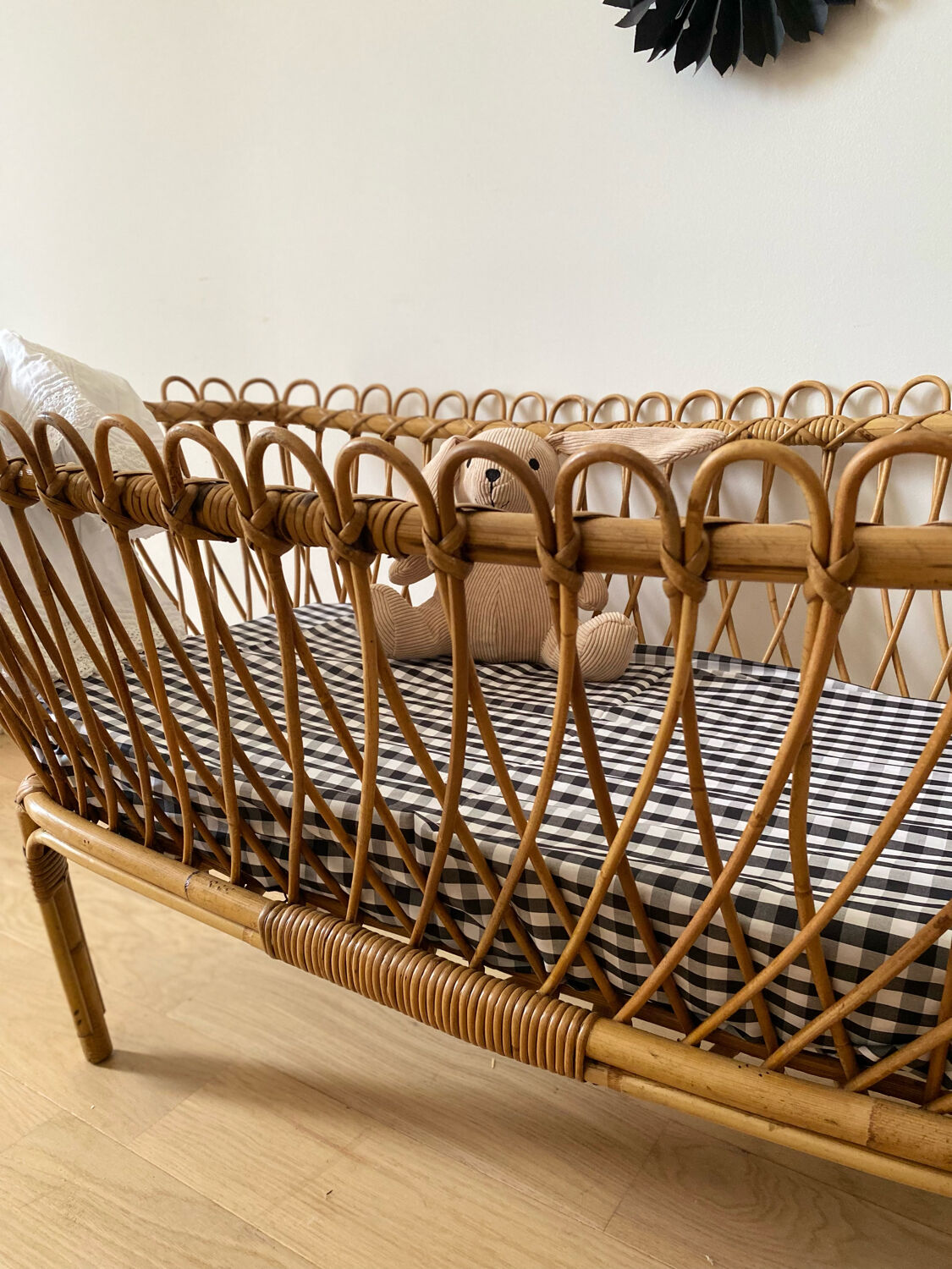 Wicker crib