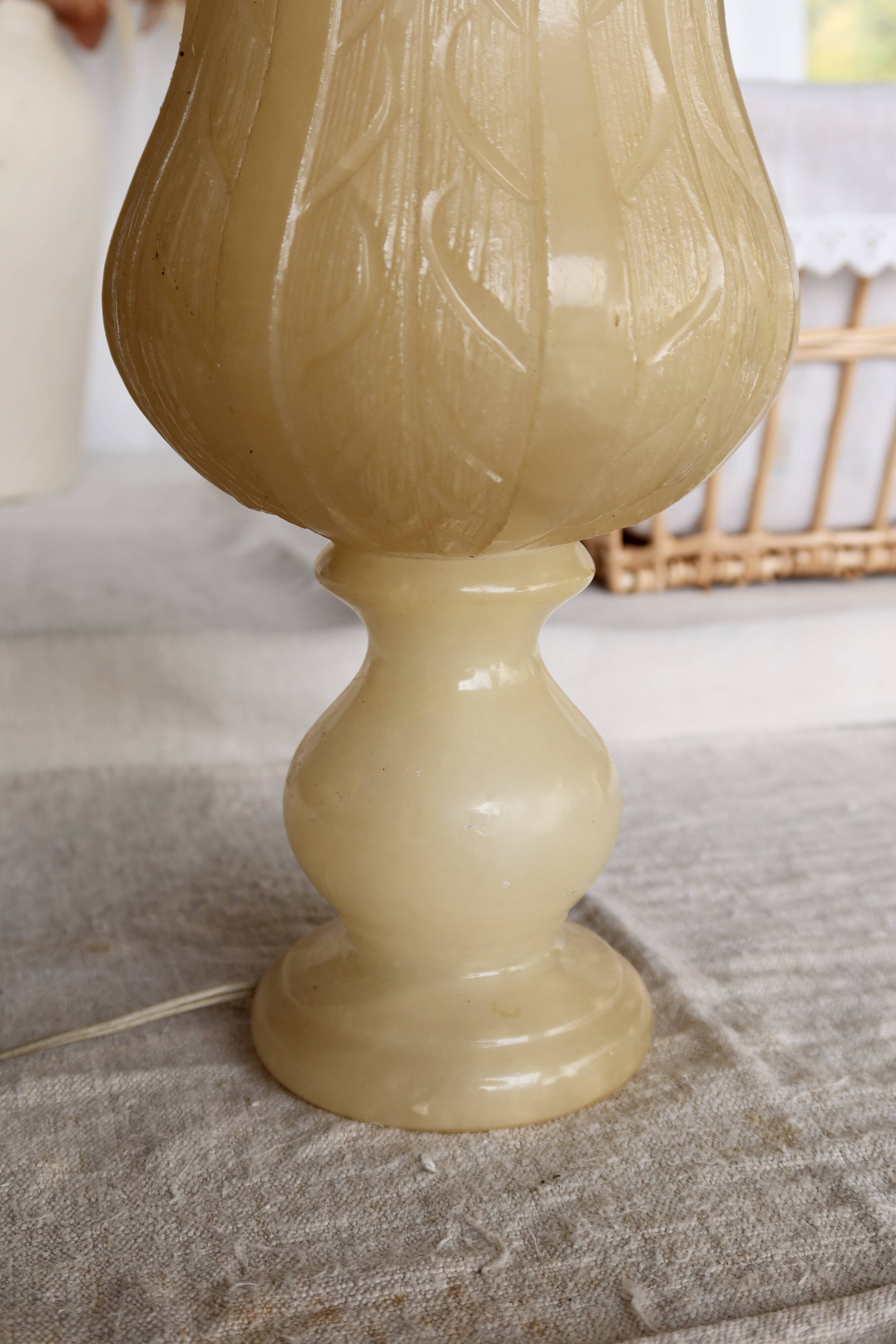 Lampe tulipe en albâtre à poser vintage