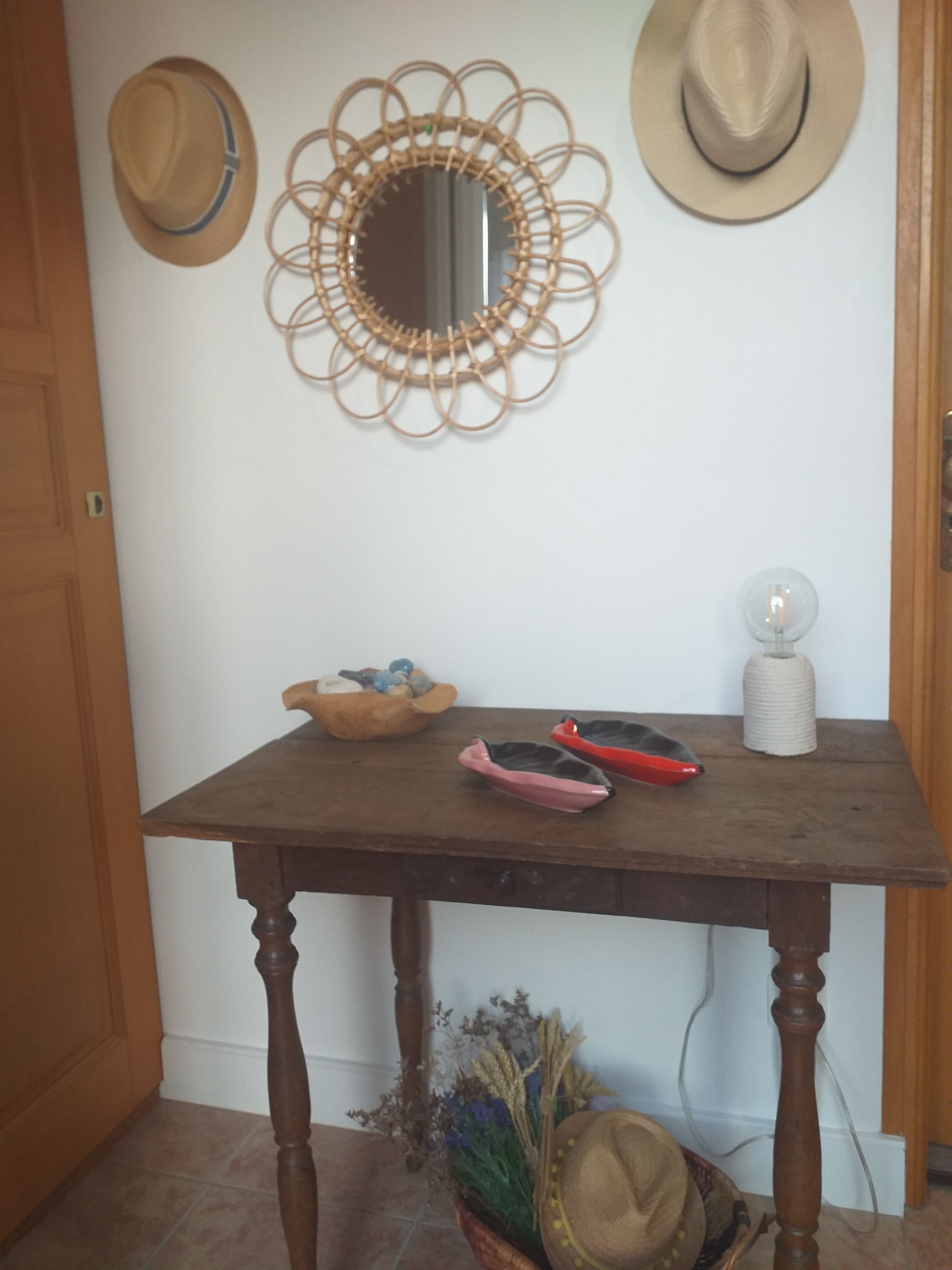 Vallauris porcelain cups