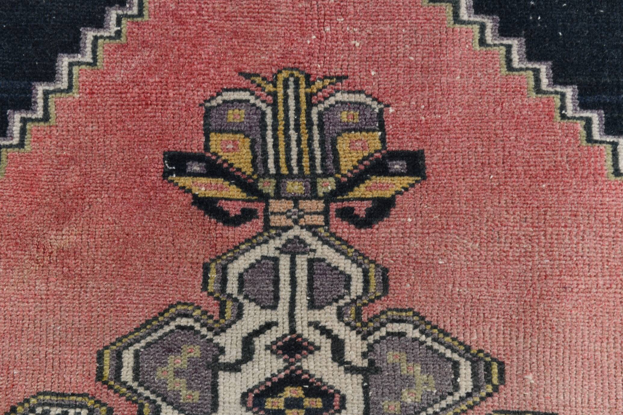 Tapis vintage oriental fait main rose et crème 4x7, 130x225 cm