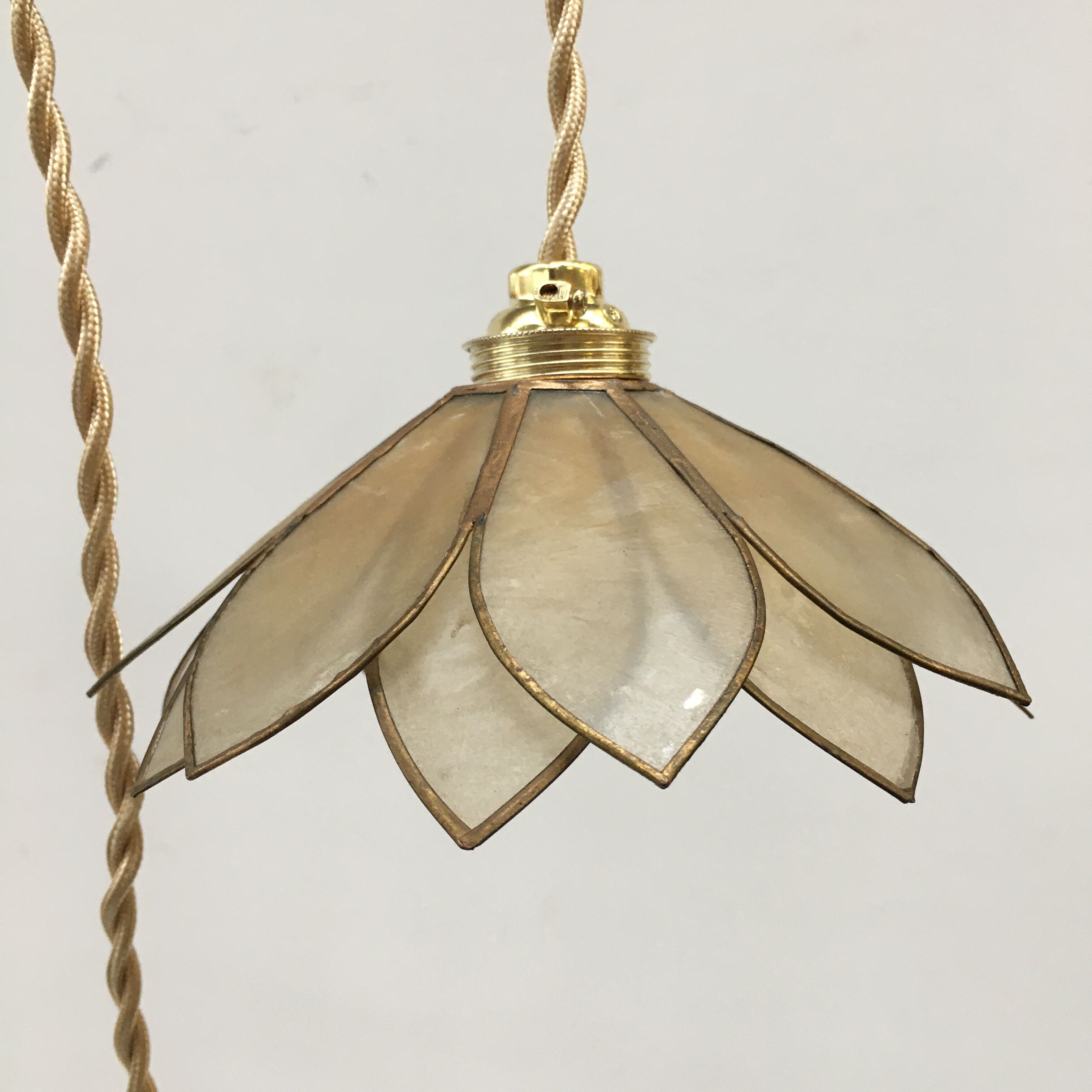 Flower walkman lamp in mother-of-pearl and brass