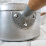 Lot de 3 casseroles antiques en aluminium , manche bois , années 40
