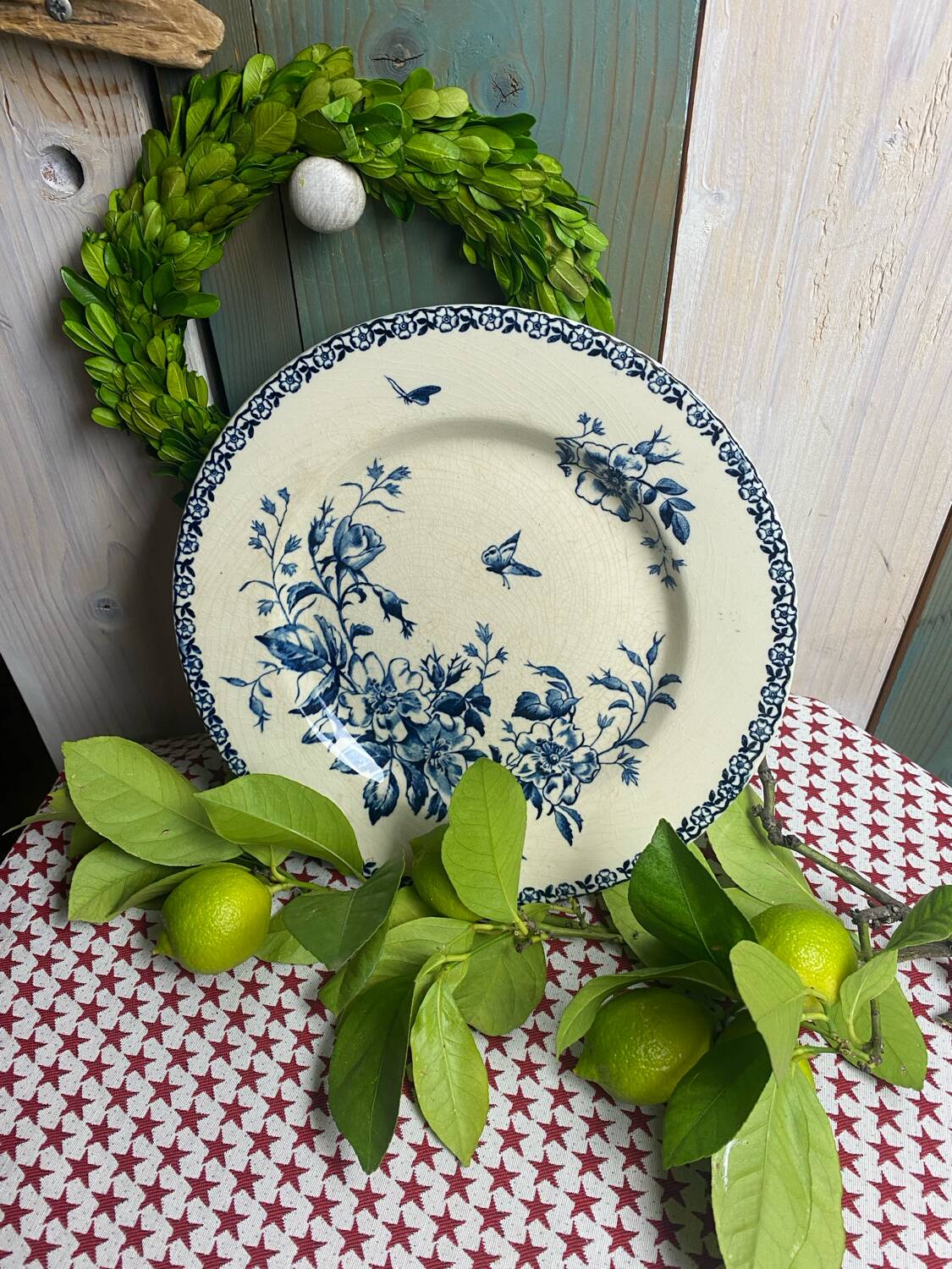 Plate on pedestal stamped Gien, Mai model
