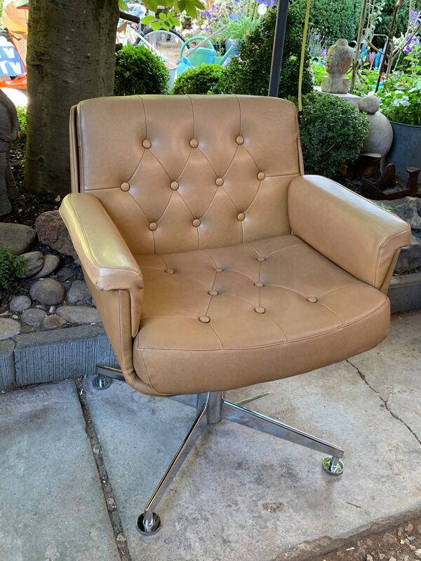 Fauteuil pivotant modèle ''bridge'' de Airborne 1970