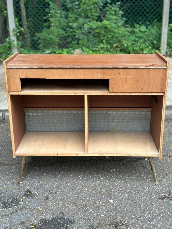 Commode, meuble radio de style scandinave en bois et laiton