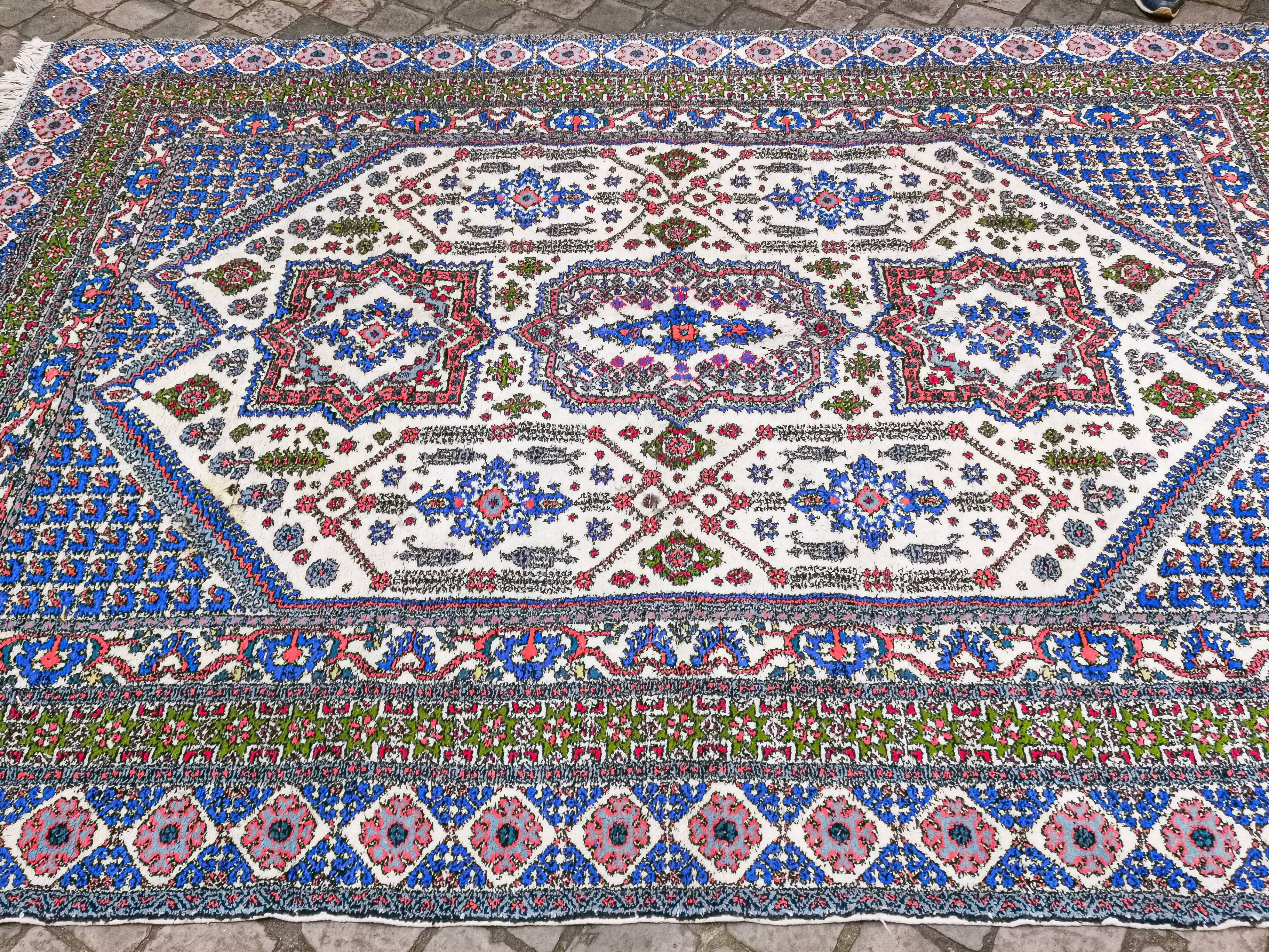 Handmade East carpet North Africa 307 x 208 cm