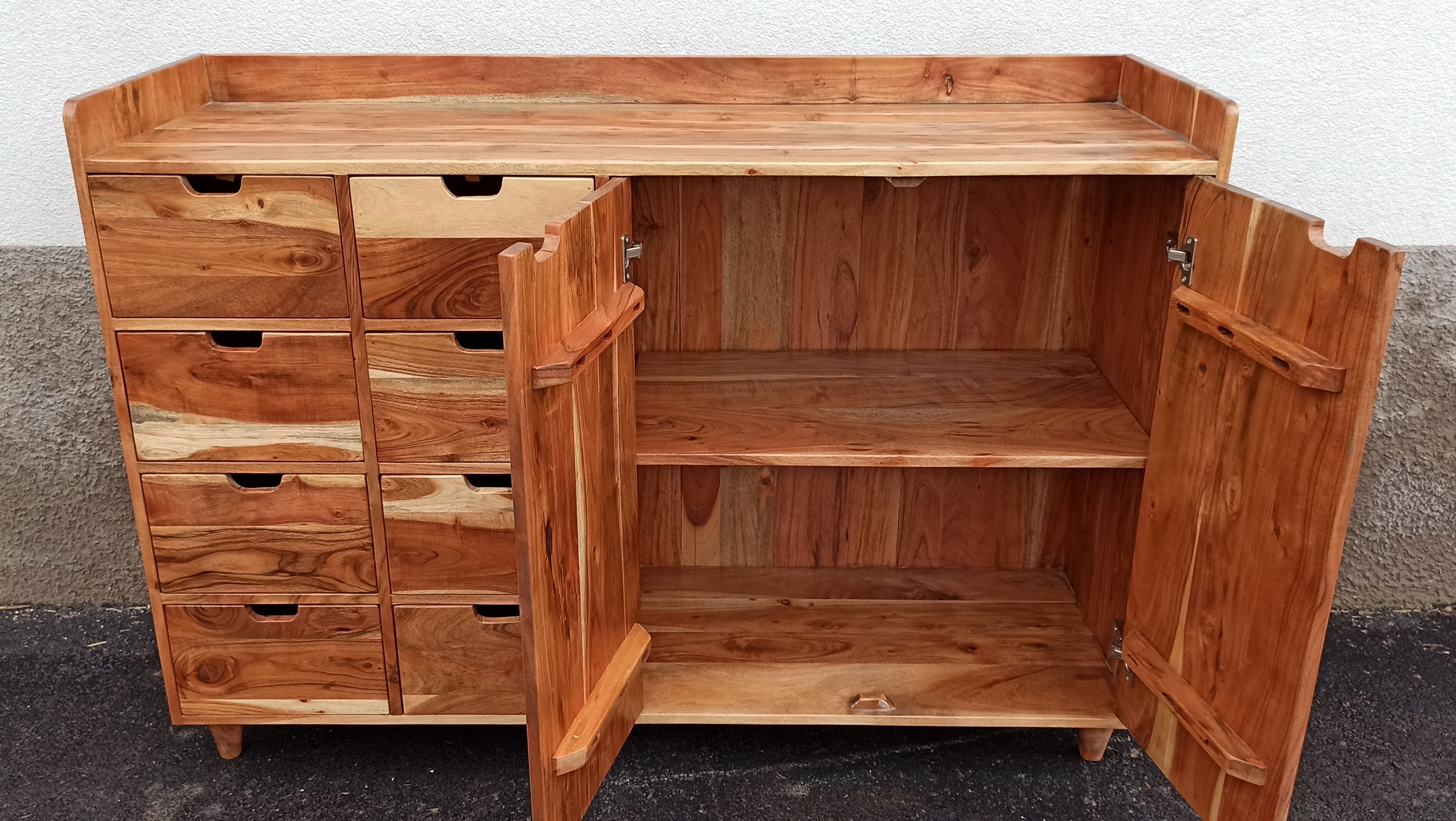 Wooden dresser with 8 drawers and 2 doors