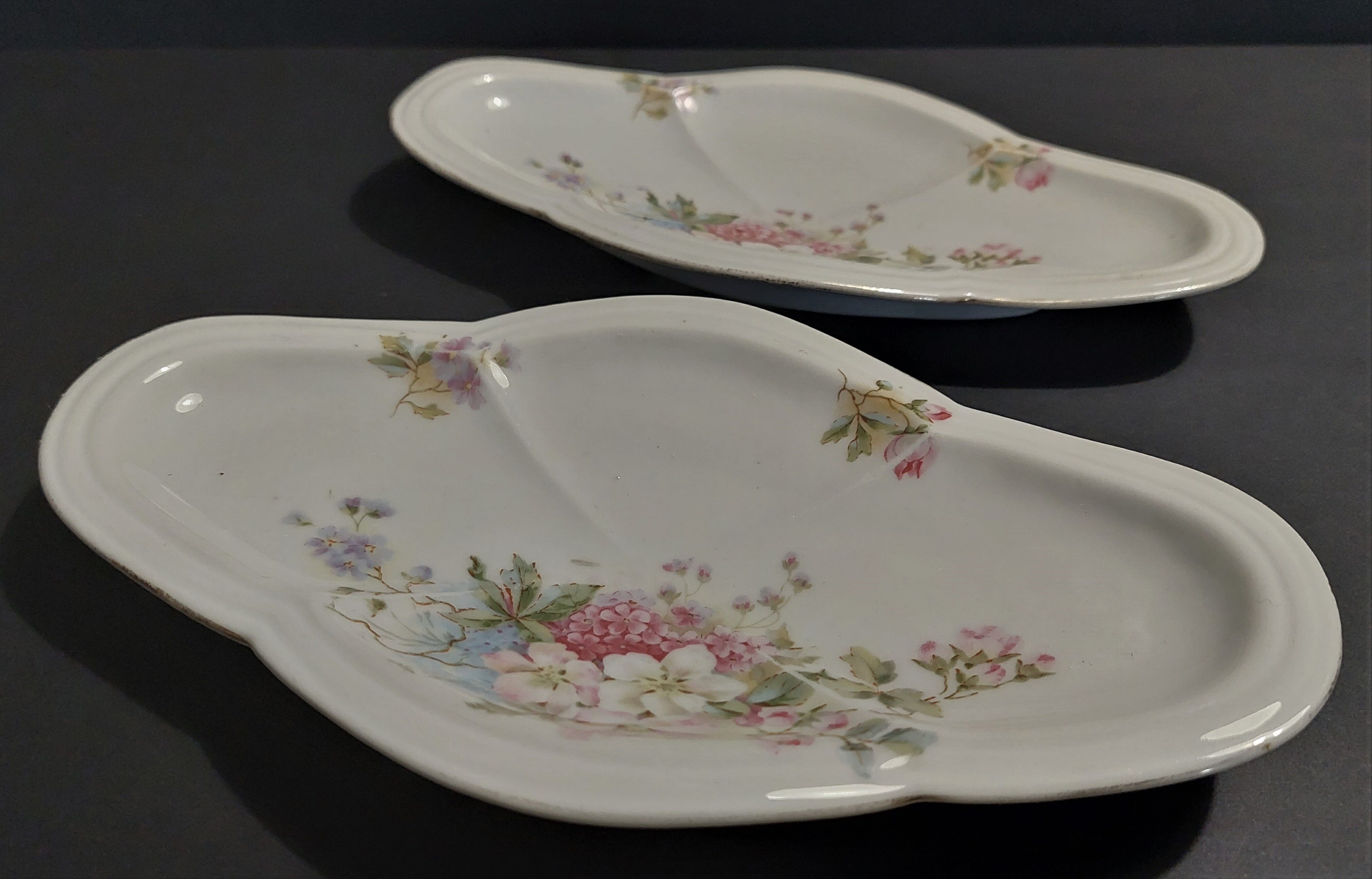 Pair of porcelain raviers floral decoration