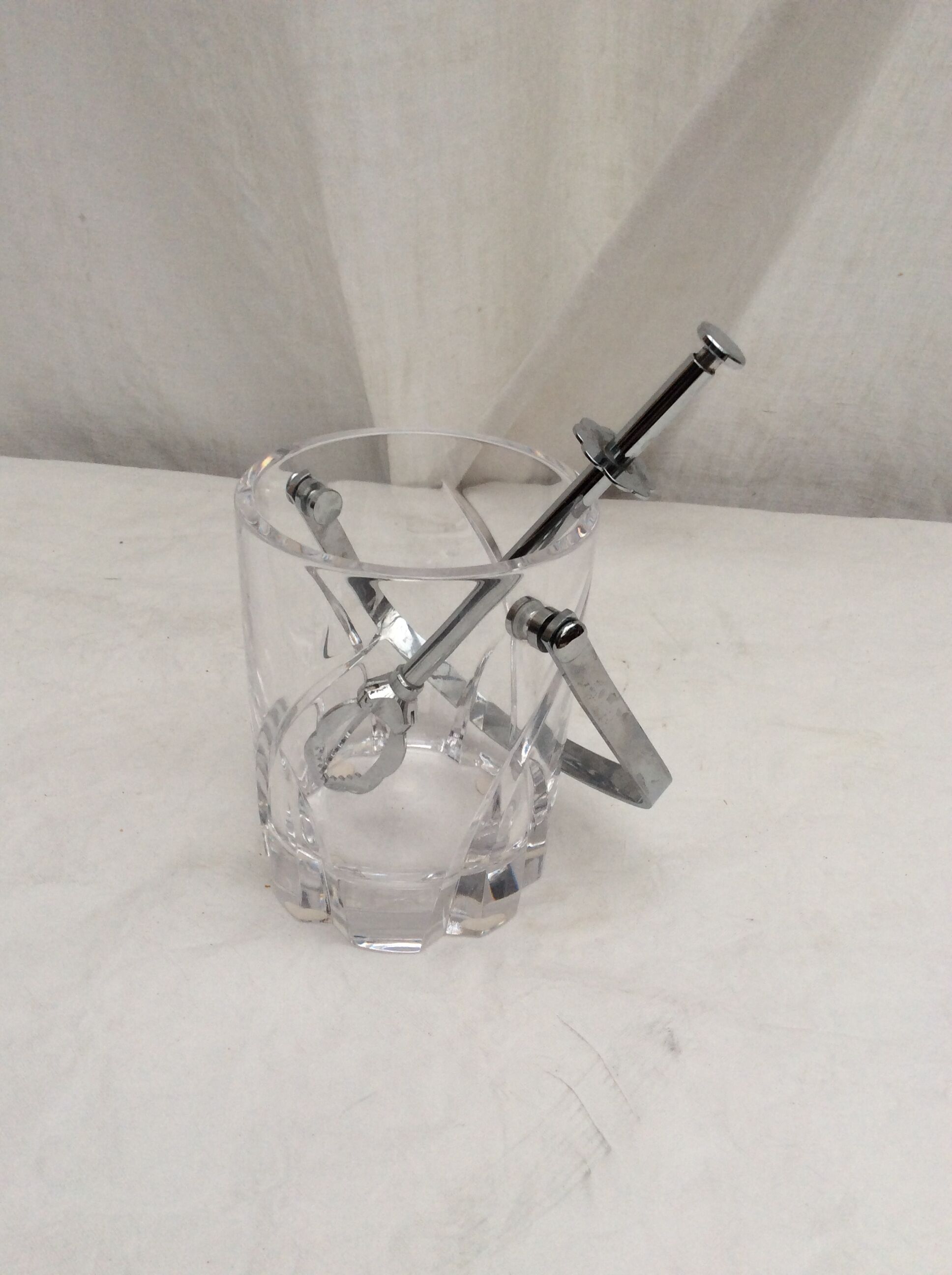 Crystal ice bucket Sevres France with spoon dimension: height -12.5cm- diameter -9.5cm-