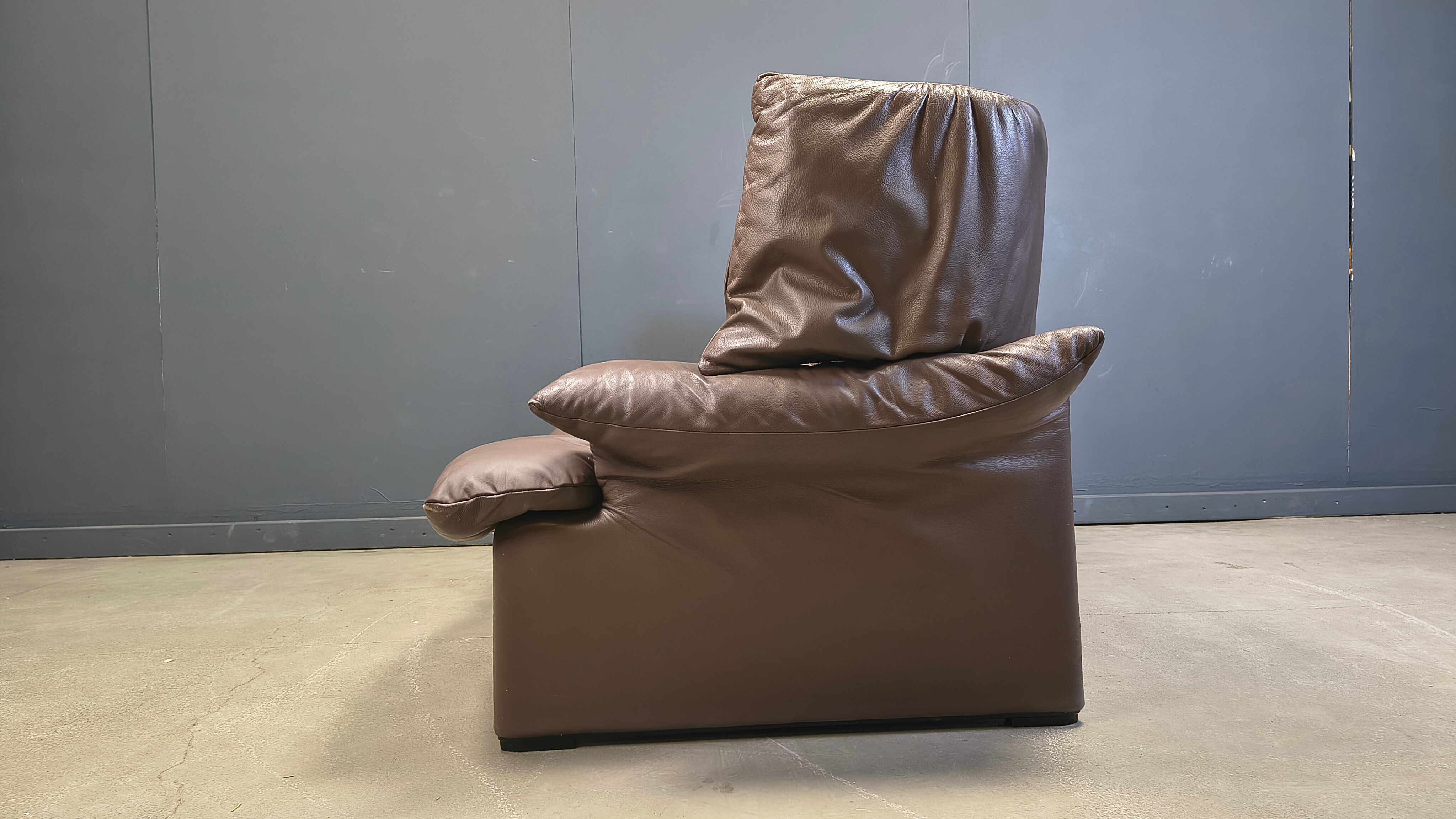 Canapé Porto Venere par Vico Magistretti pour Cassina, années 1970.