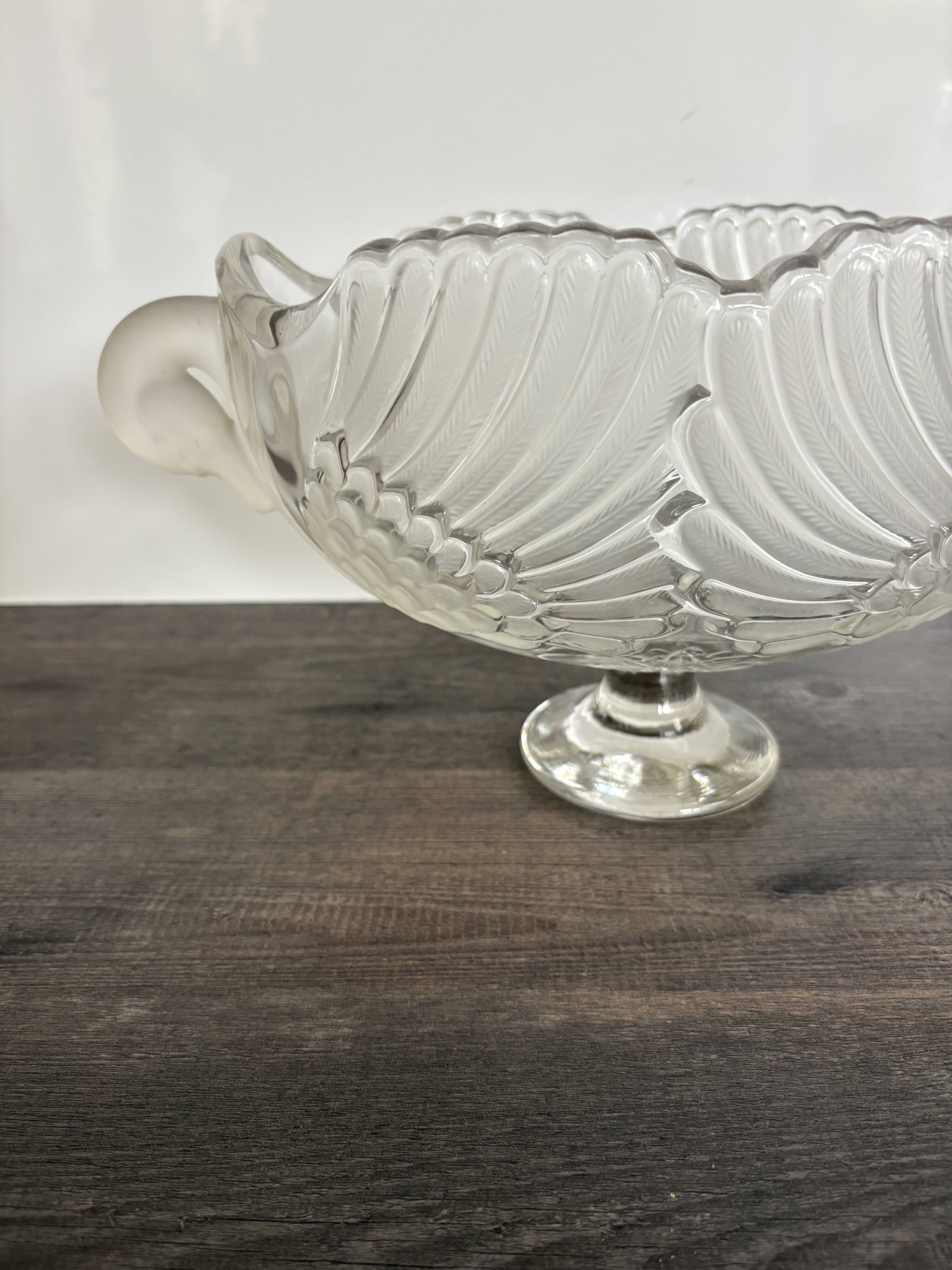 Art Deco molded pressed glass bowl – France 1930