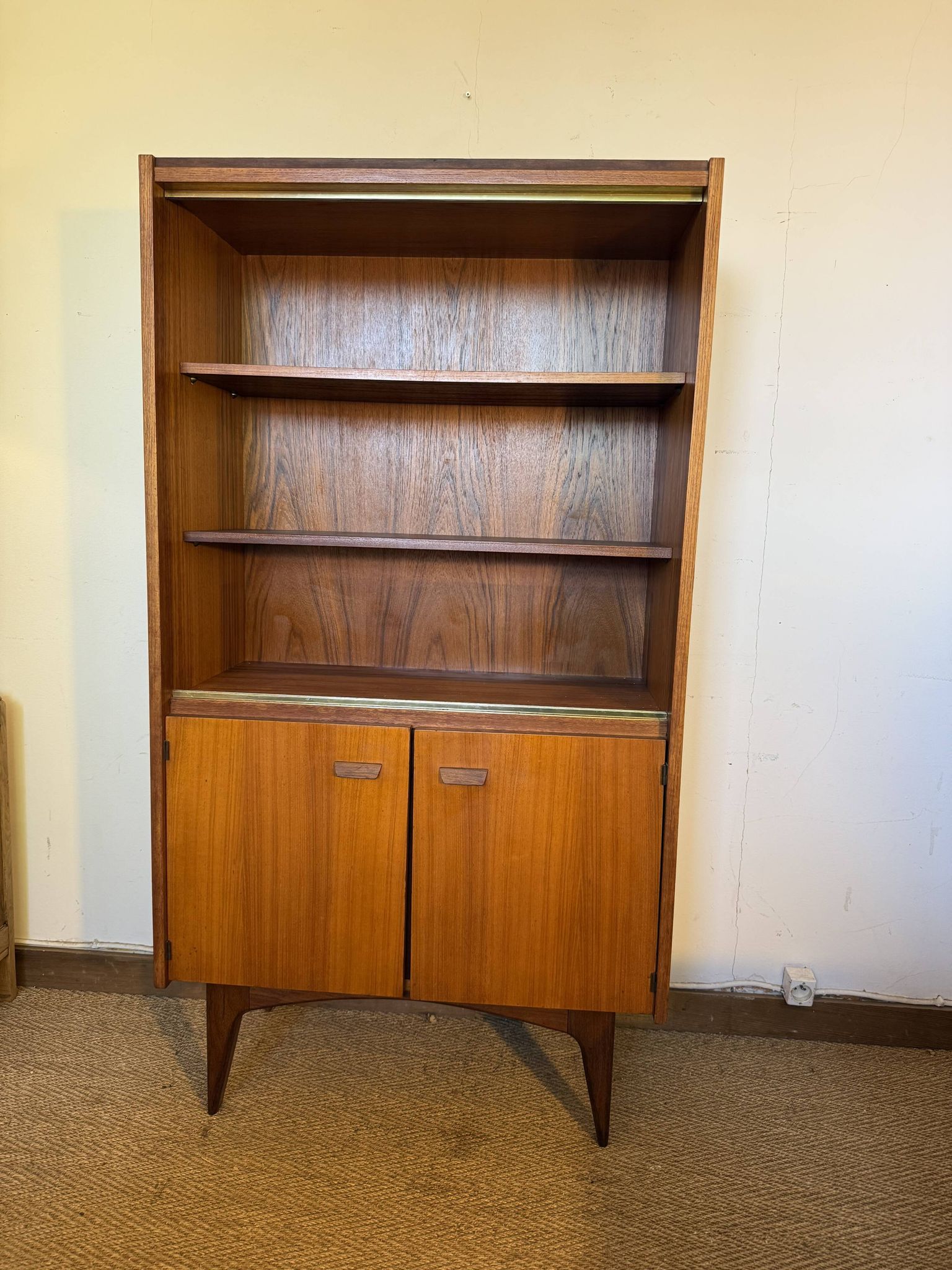 Vintage Scandinavian style sideboard in teak veneer and teak.