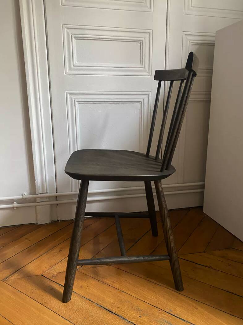 Chaise J46 FDB Mobilier en chêne fumé