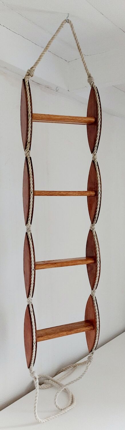 Echelle de bateau vintage bois et cordage