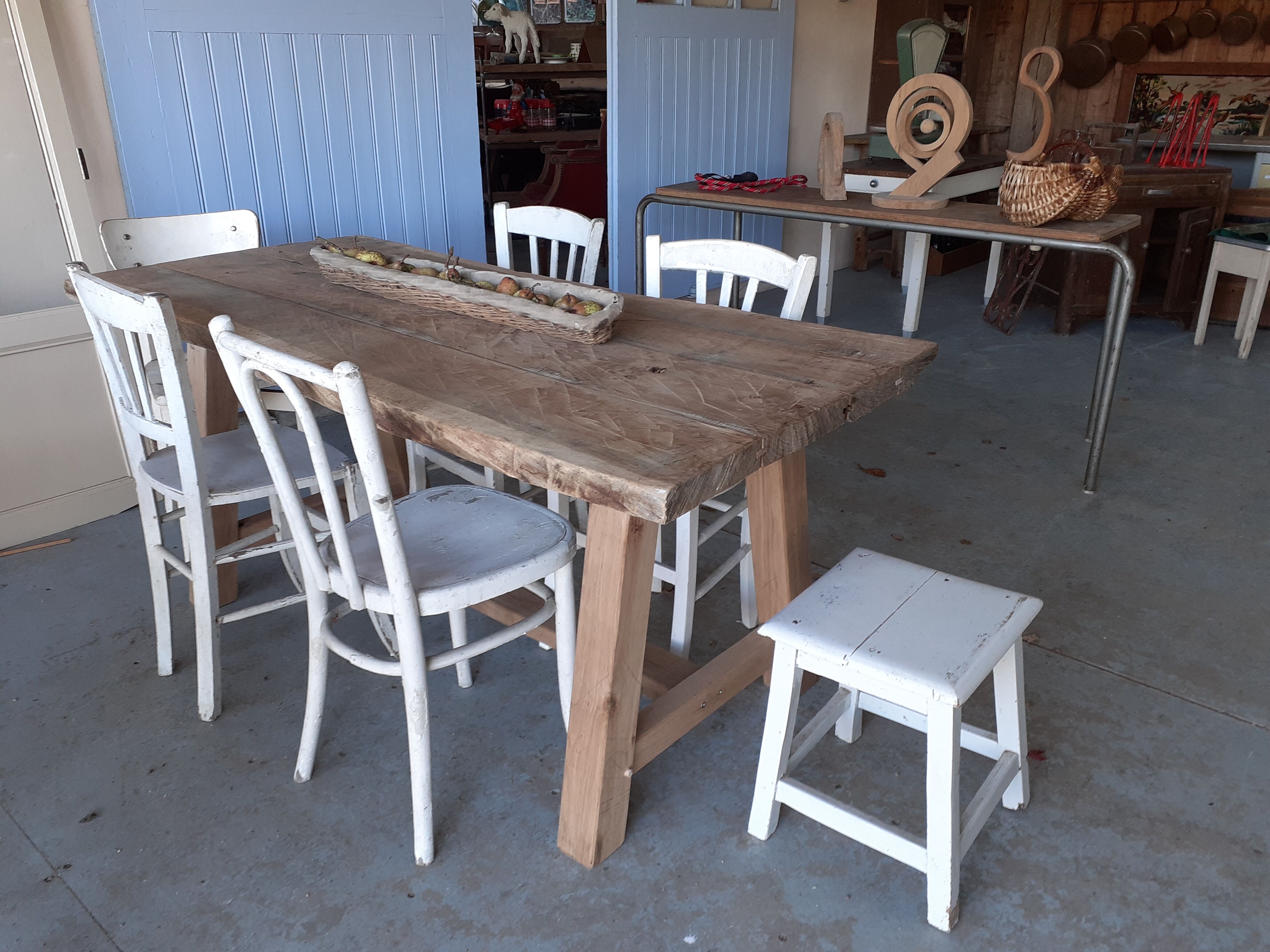 Farm table
