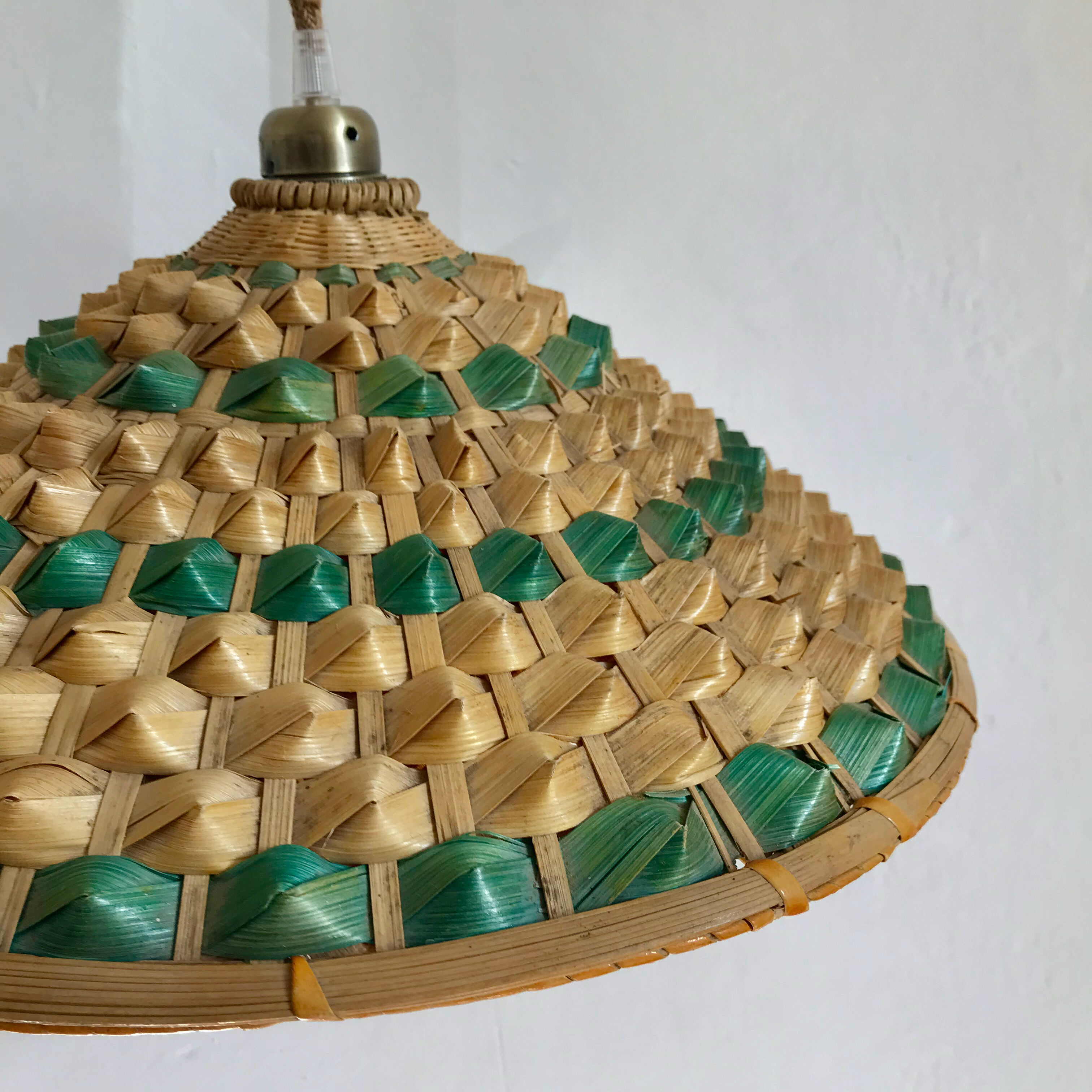Japanese straw hat pendant lamp