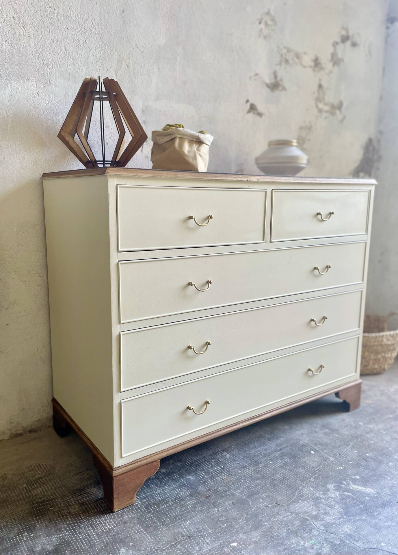 Renovated vintage chest of drawers – 5 drawers – Wooden top – Country style