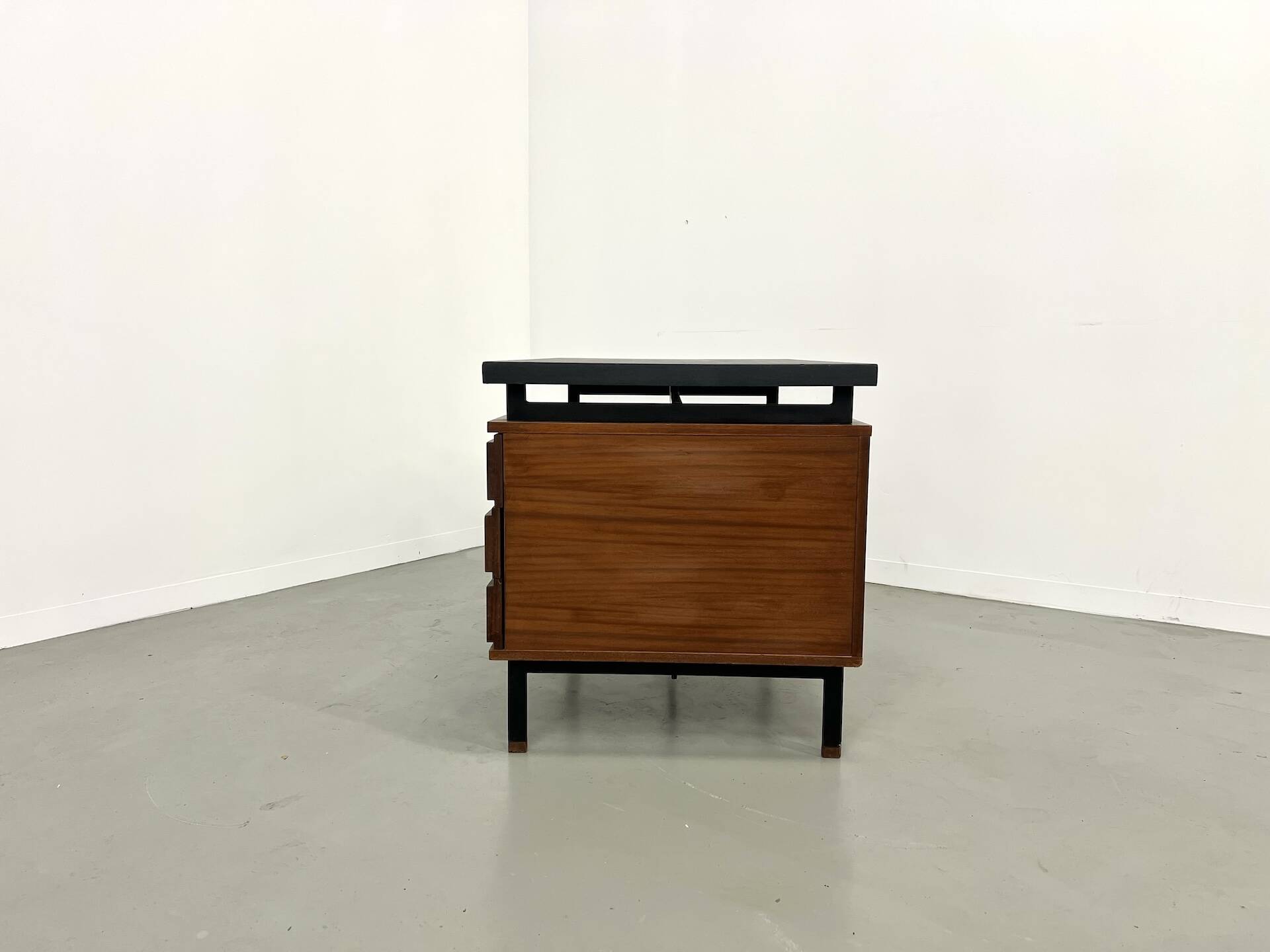 Pierre Guariche desk in teak and lacquered steel