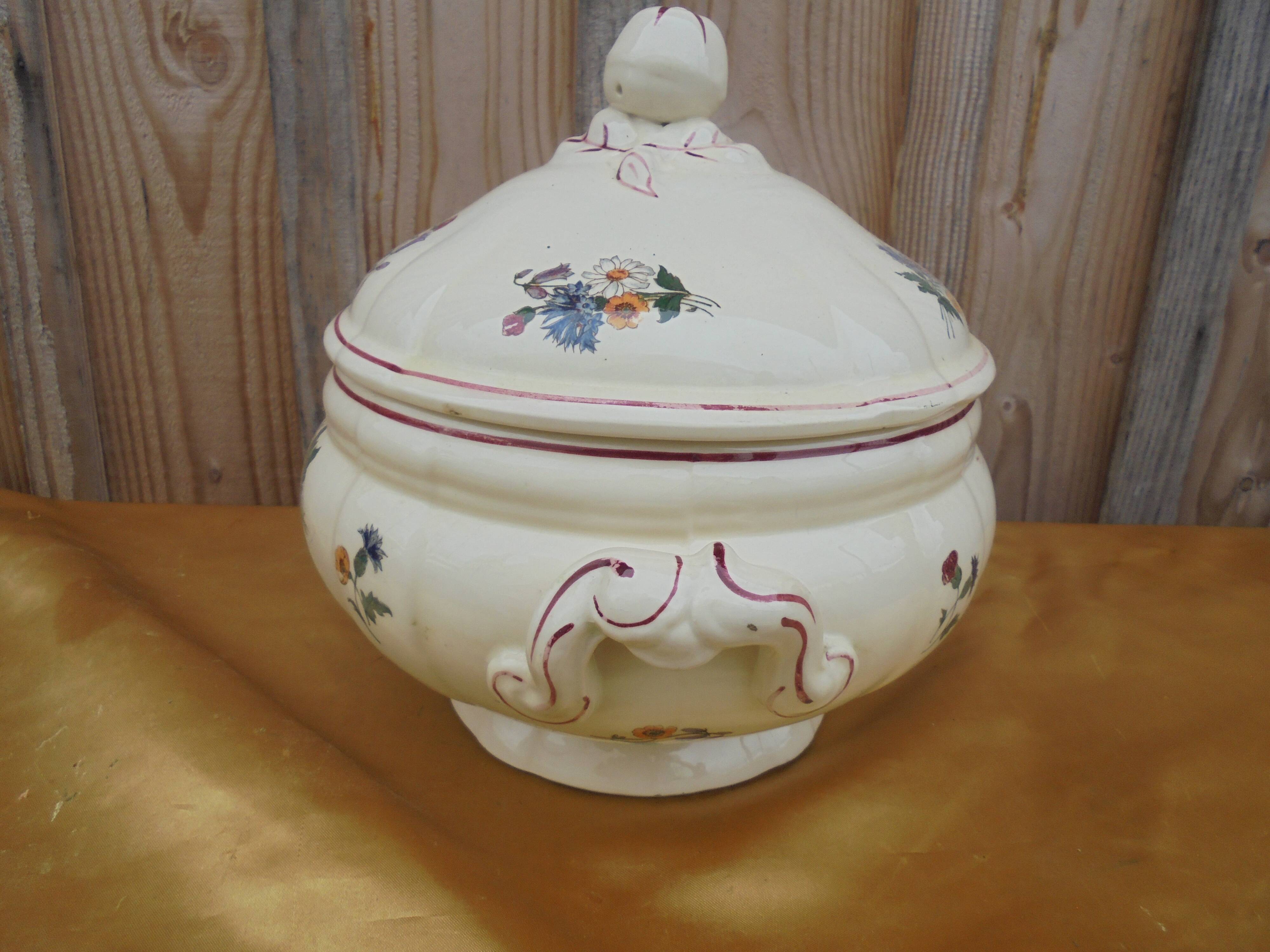 Sarreguemines AGRESTE soup tureen with flower decoration