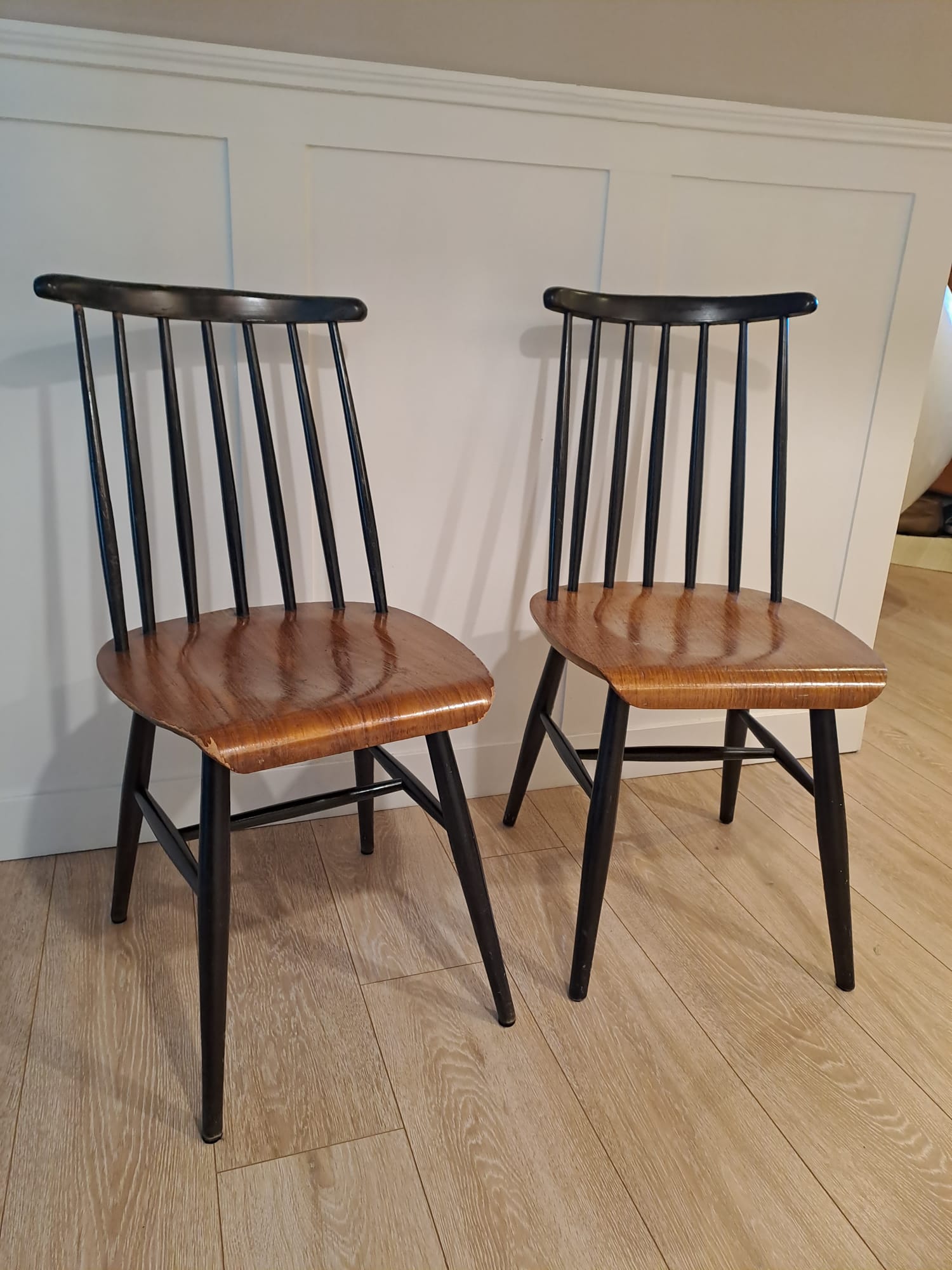 Paire de chaise fanent d'Ilmari Tapiovaara