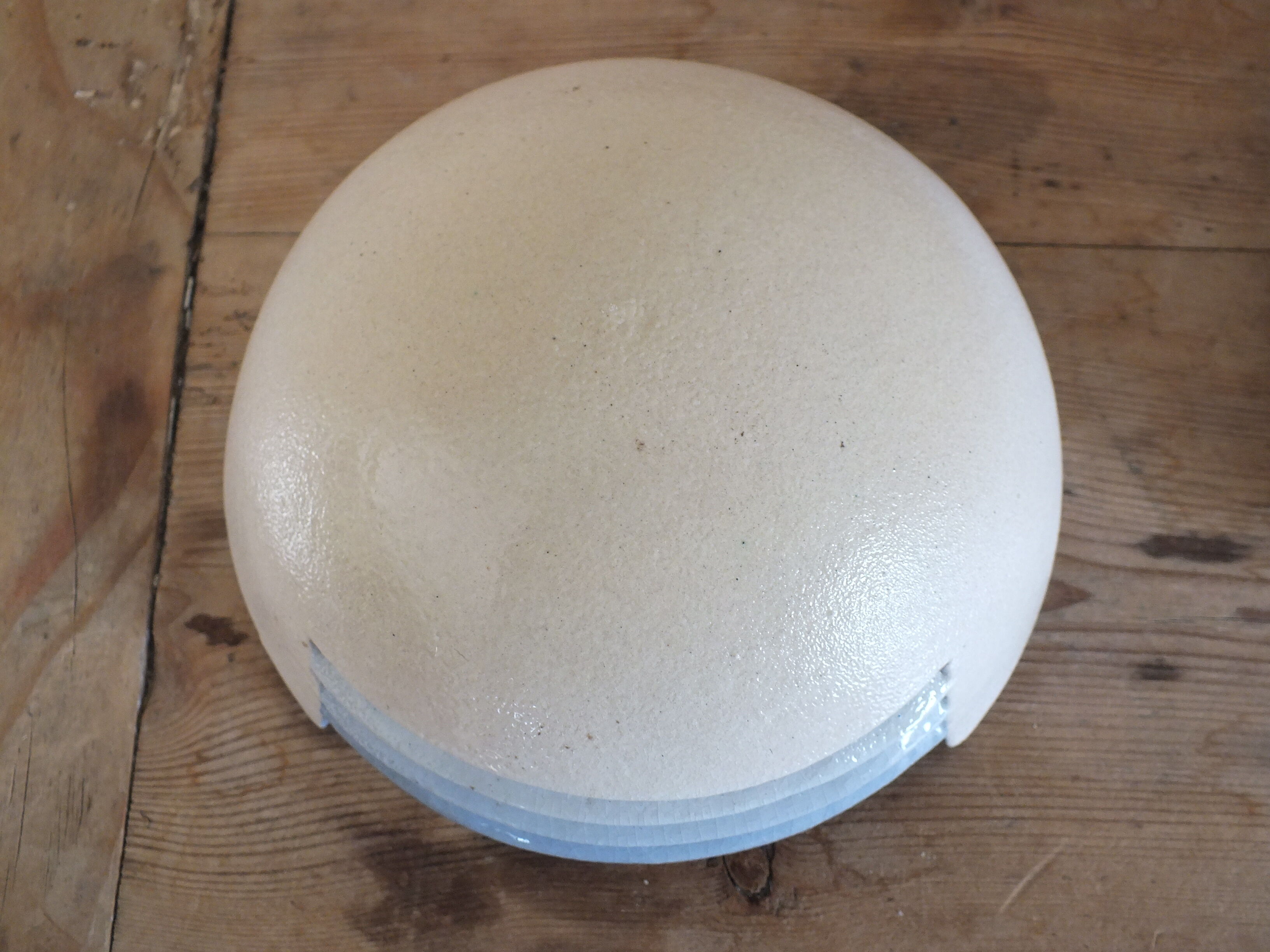 Covered pot flying saucer of the 70s