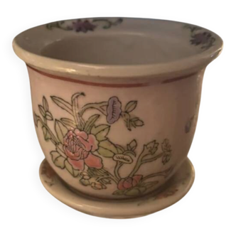 Mini porcelain cache-pot in Chinese style with its saucer.