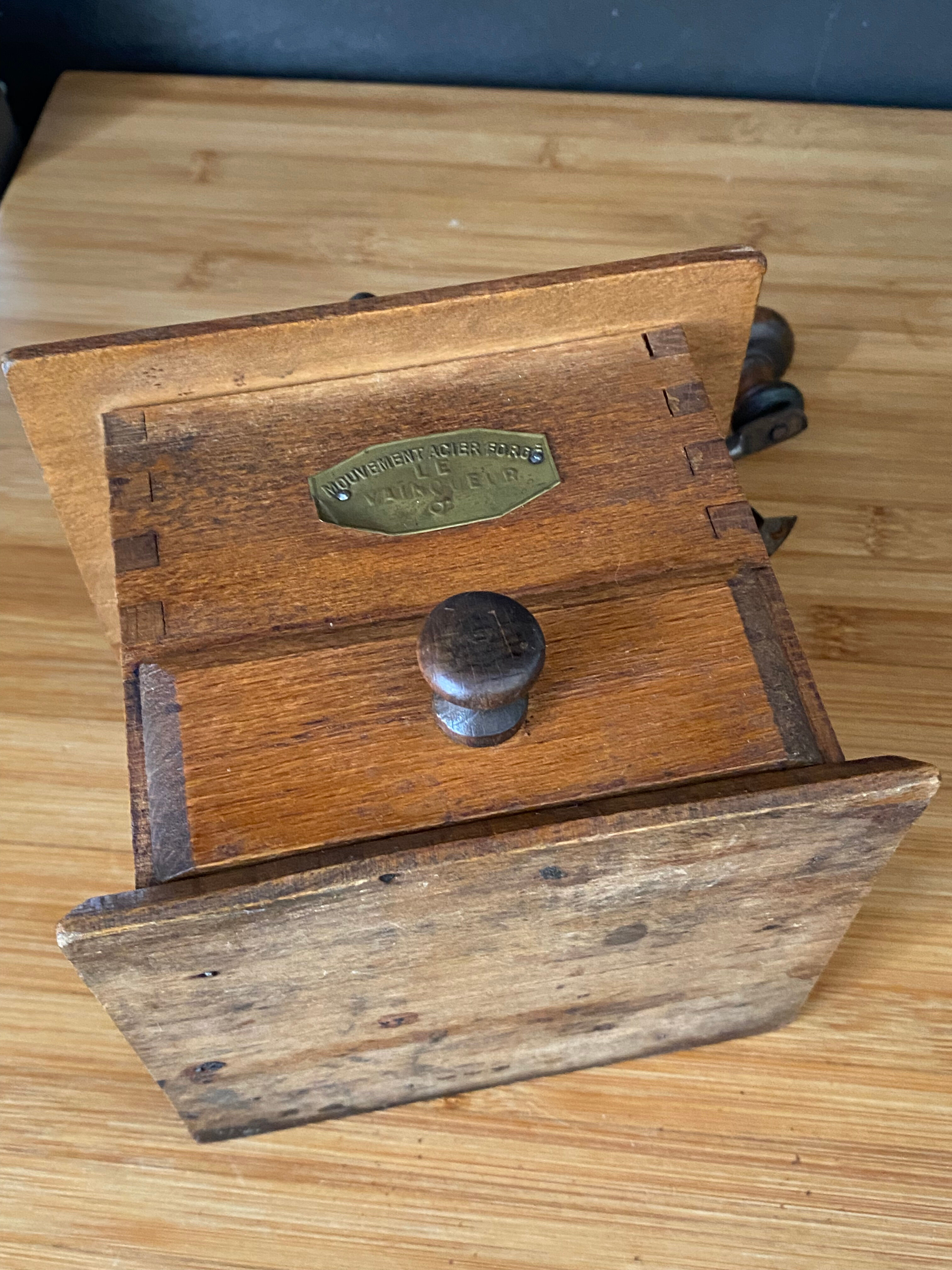 Coffee grinder "le vainqueur"