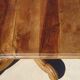 Ancienne table carrée en noyer avec pied central