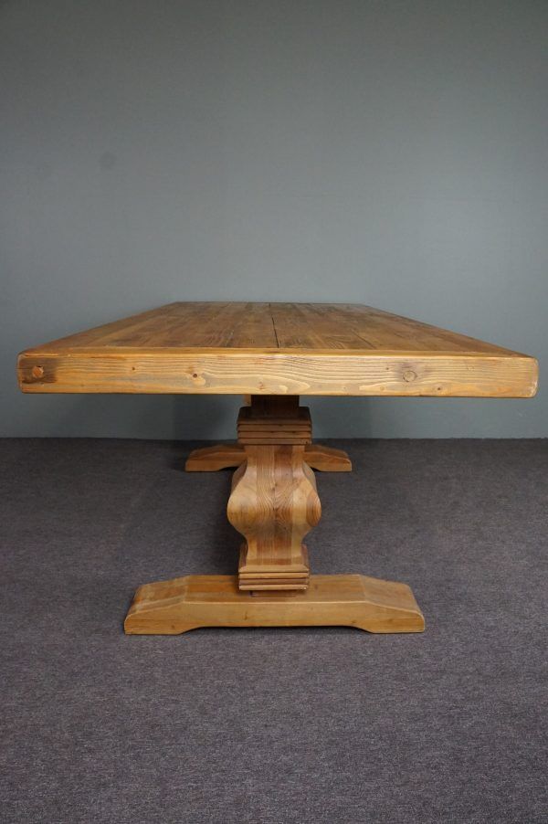 Robust speaking monastery table