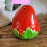 Strawberry sugar shaker