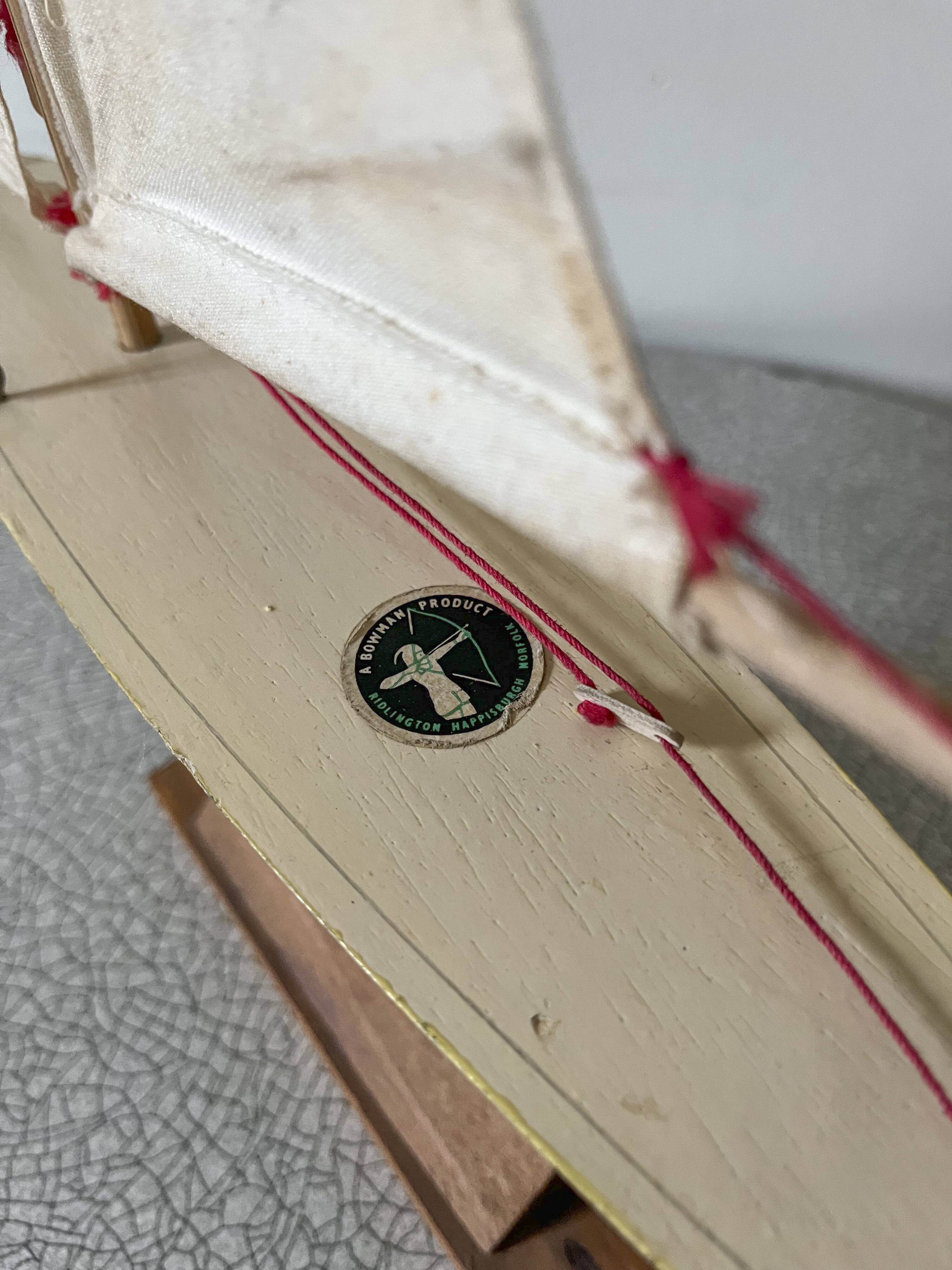 English basin sailboat bowman in wood, 50s-60s