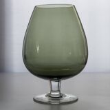 Vase verre fumé, forme verre à cognac, c. 1970