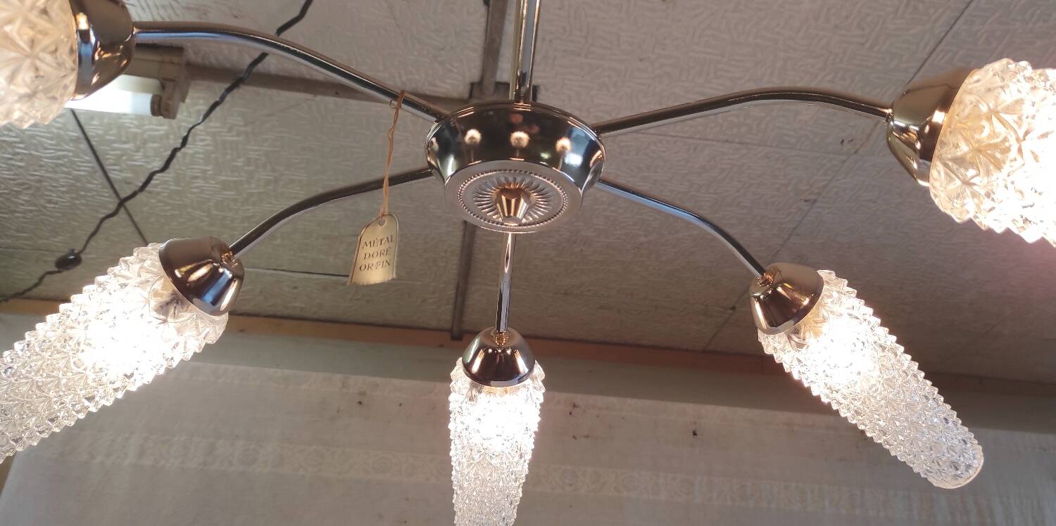 Chandelier with 6 lights in gold-plated metal and glass tulip - mid 20th century.