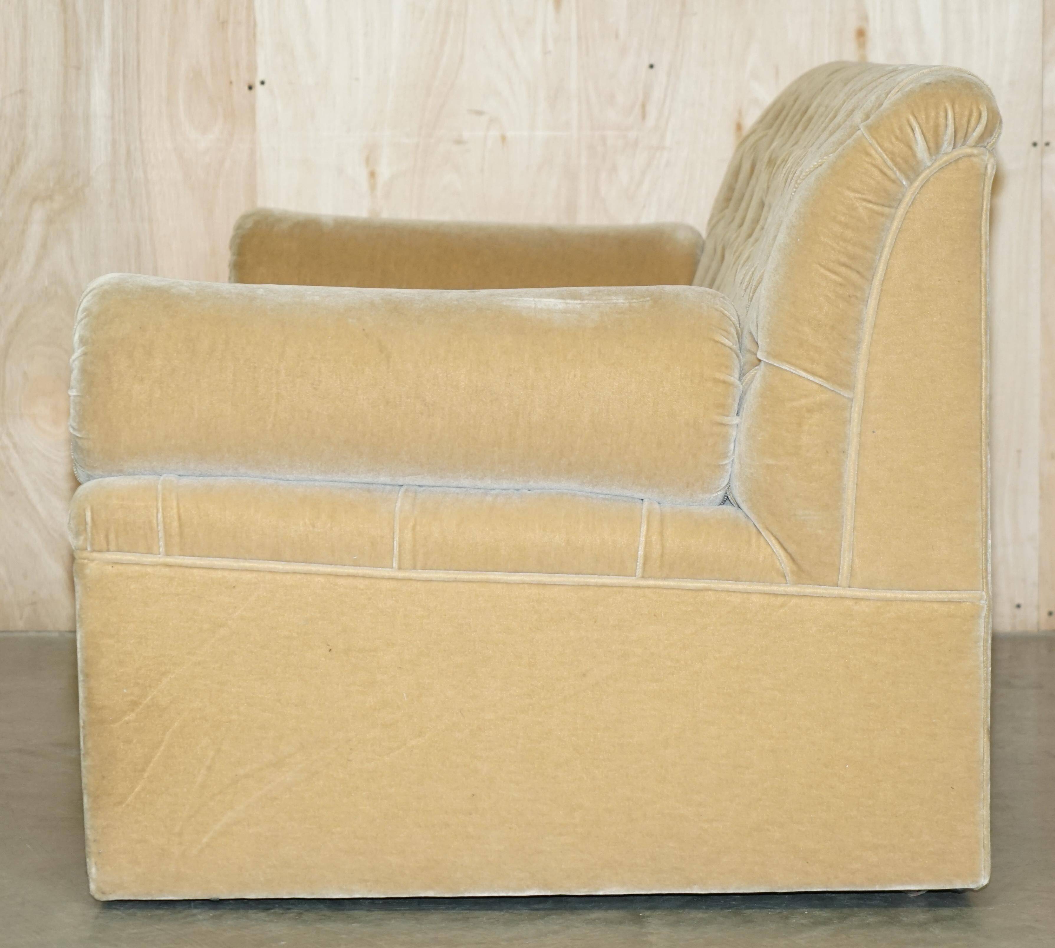 Canapé Chesterfield Bolster en Mohair Velvet par George Smith