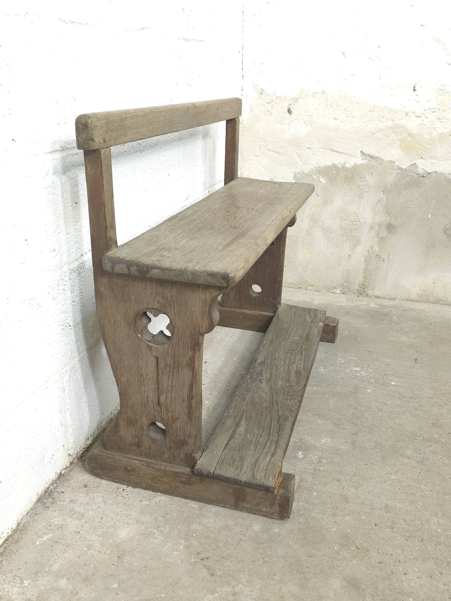 Old school desk from the early 20th century.