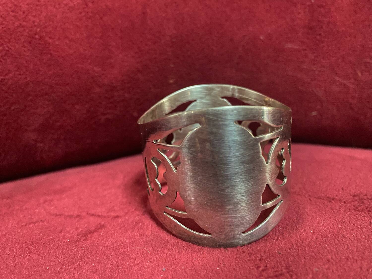 English silver plated napkin ring